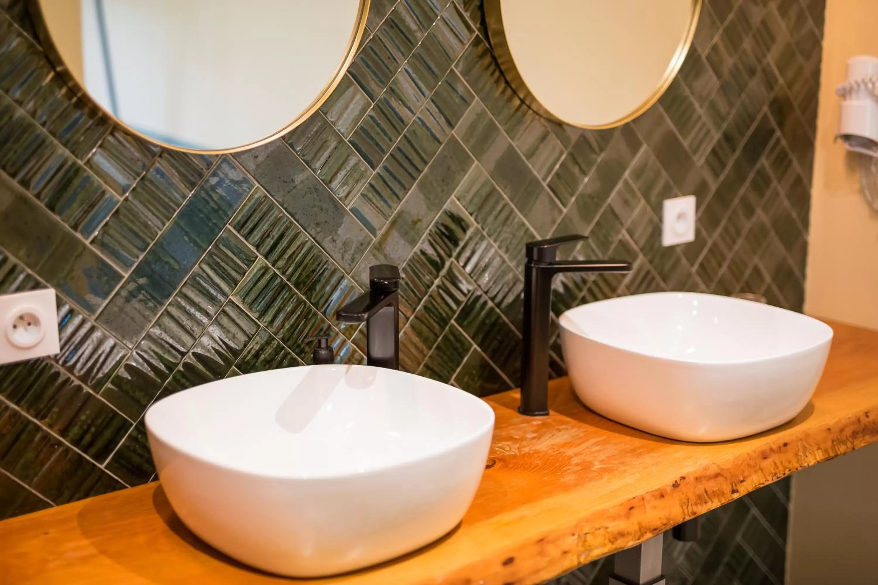 Bathroom in Chambres d'hôtes - Domaine de Cristia