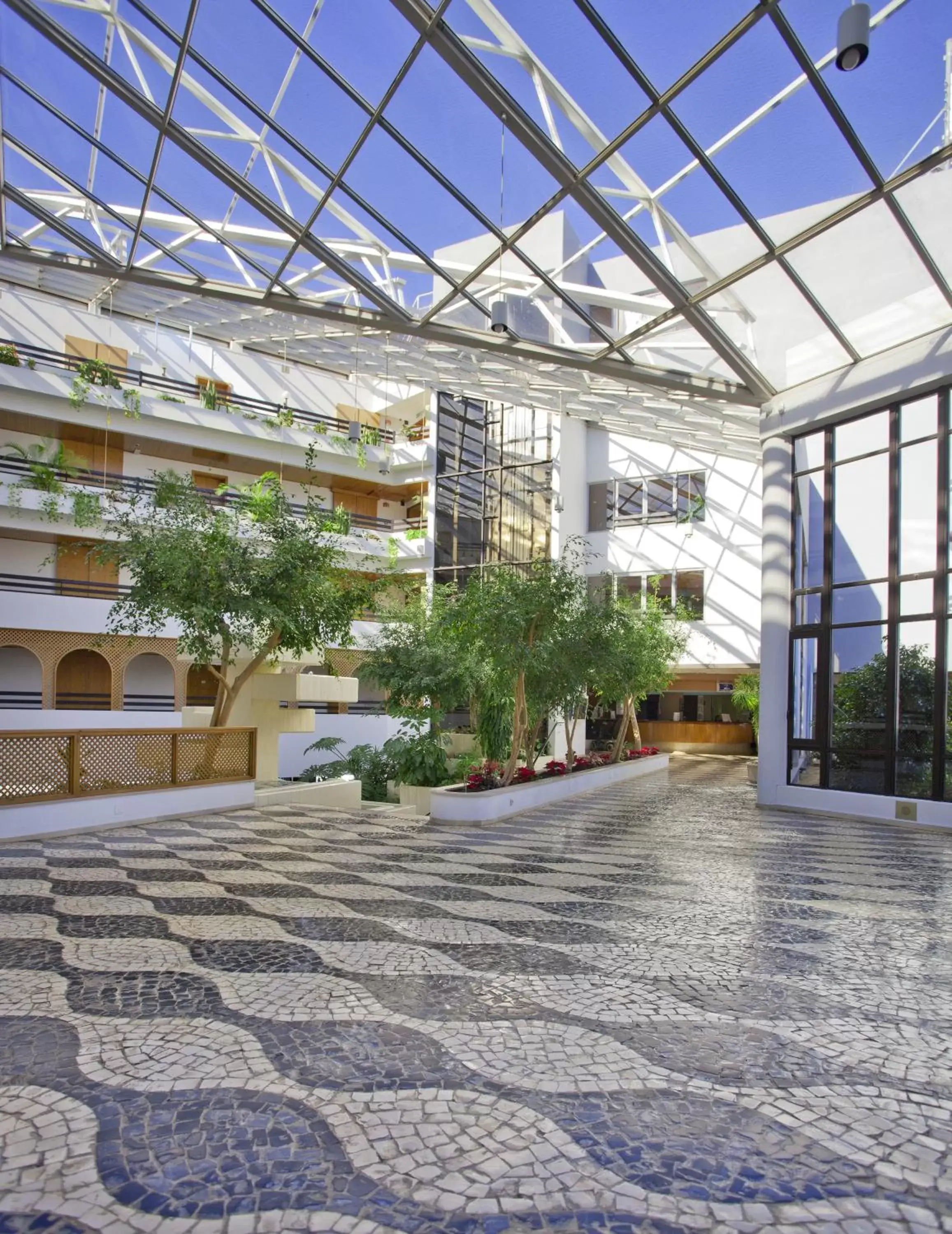 Lobby or reception in Muthu Oura Praia Hotel