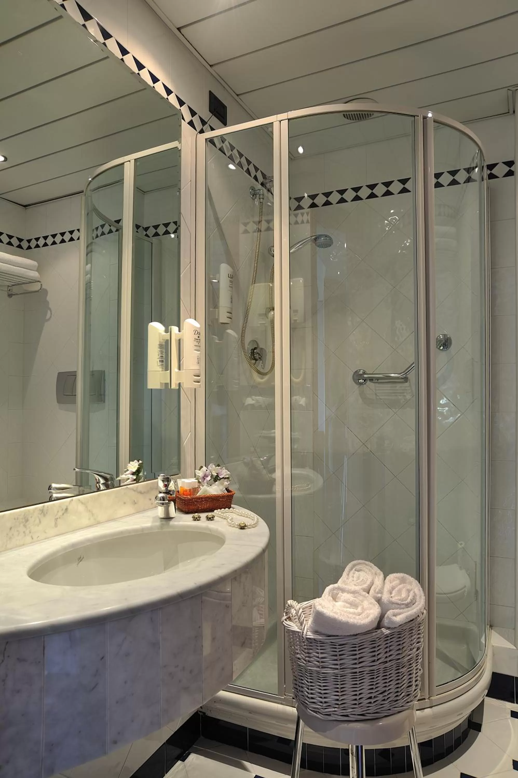 Bathroom in Hotel Bologna Airport