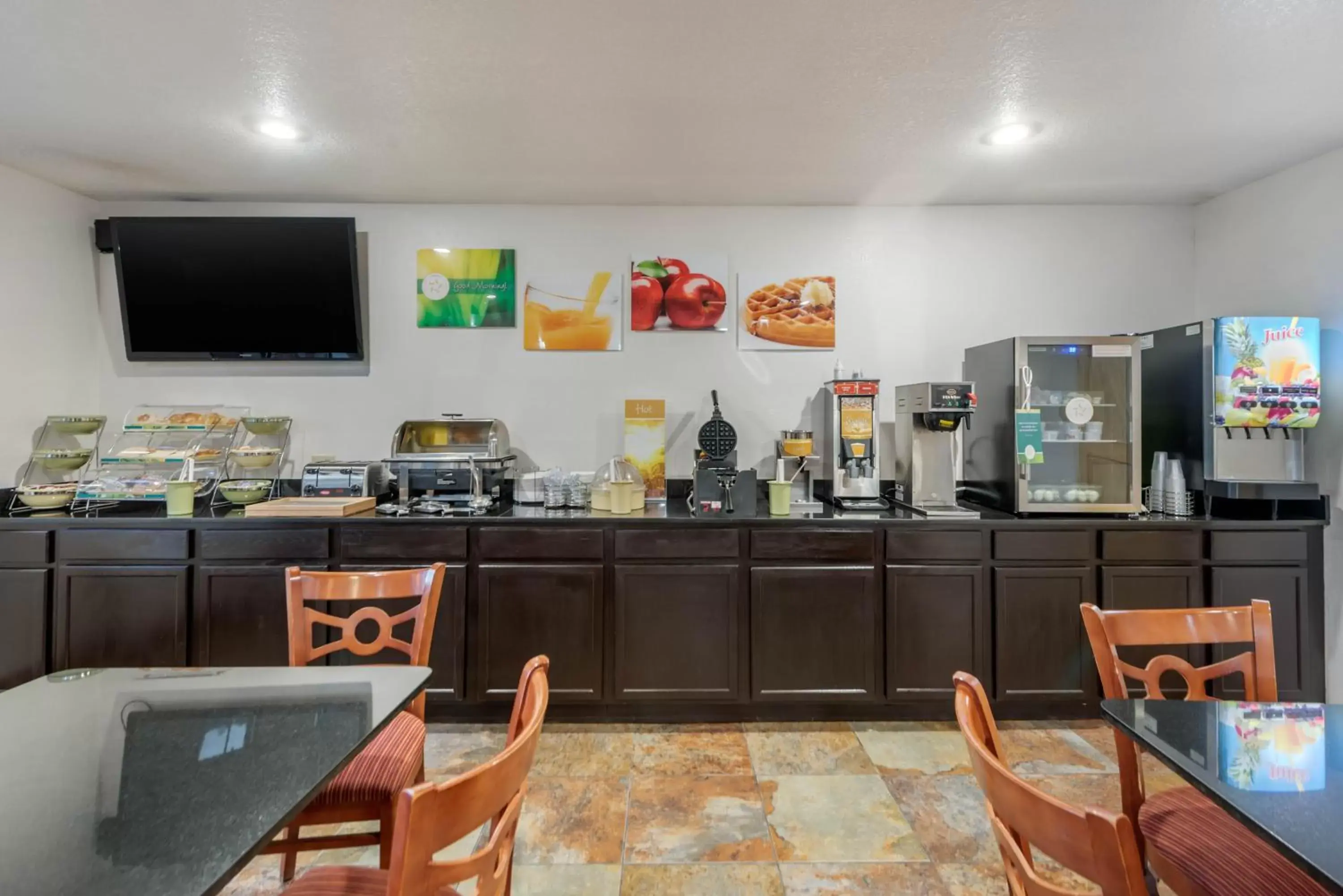 Food and drinks, Restaurant/Places to Eat in Quality Inn & Suites