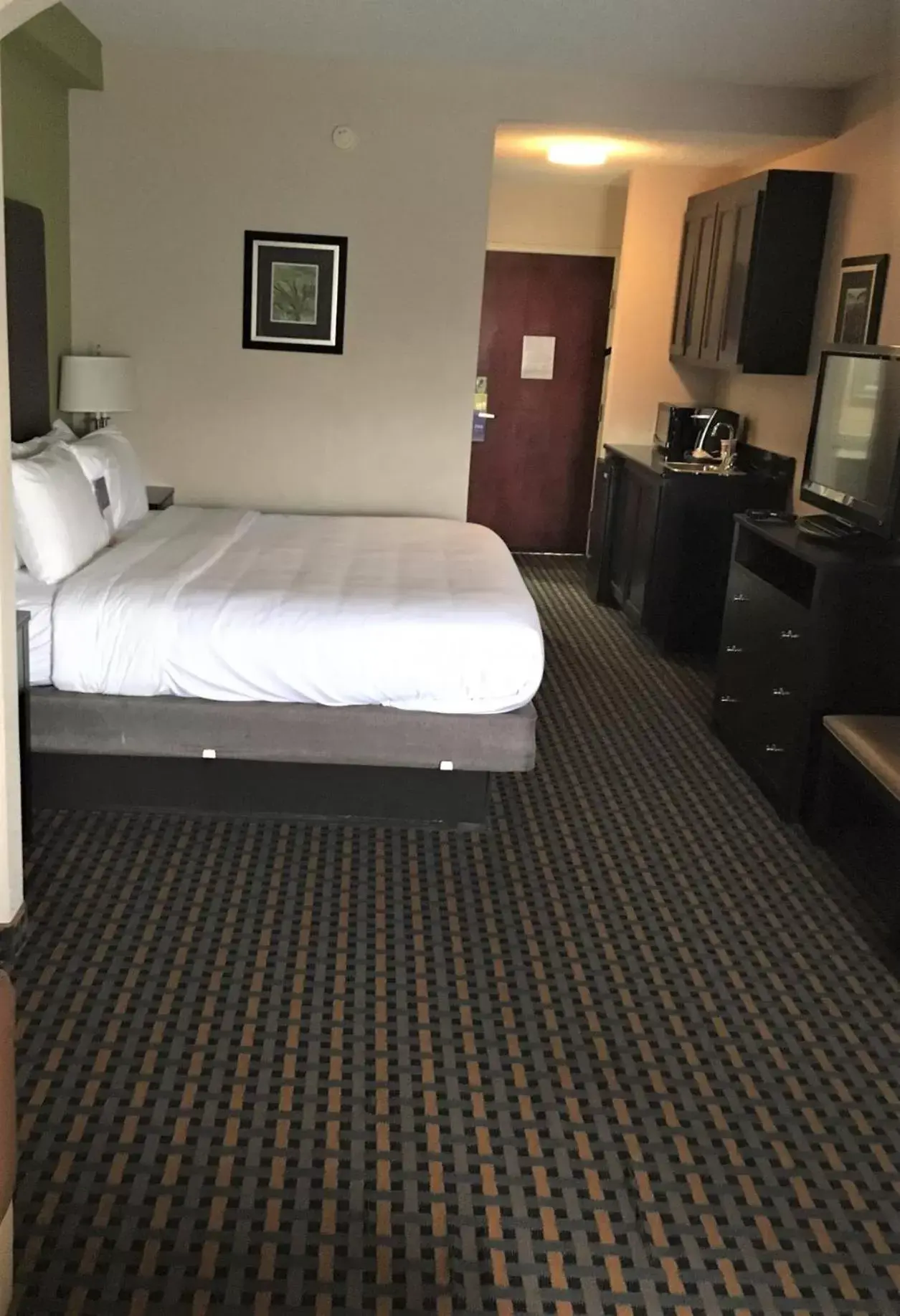 Photo of the whole room, Bed in Comfort Inn & Suites