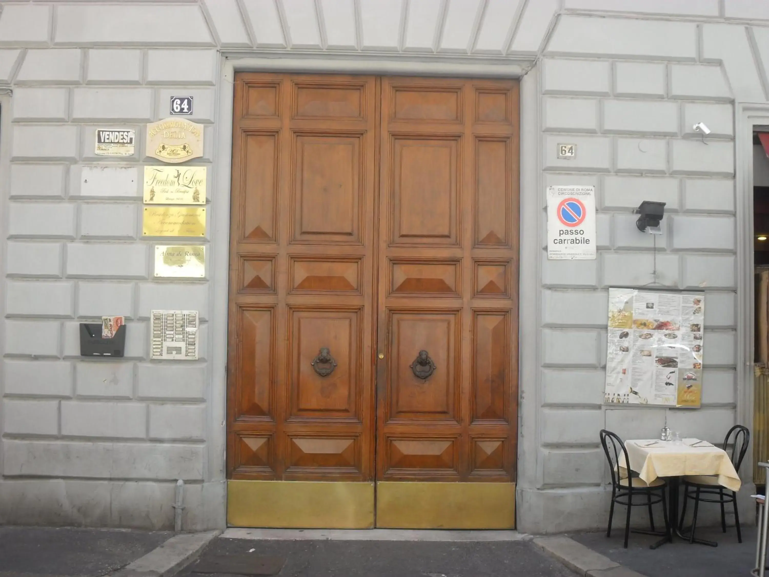 Facade/entrance in Gemme Di Roma Accomodation