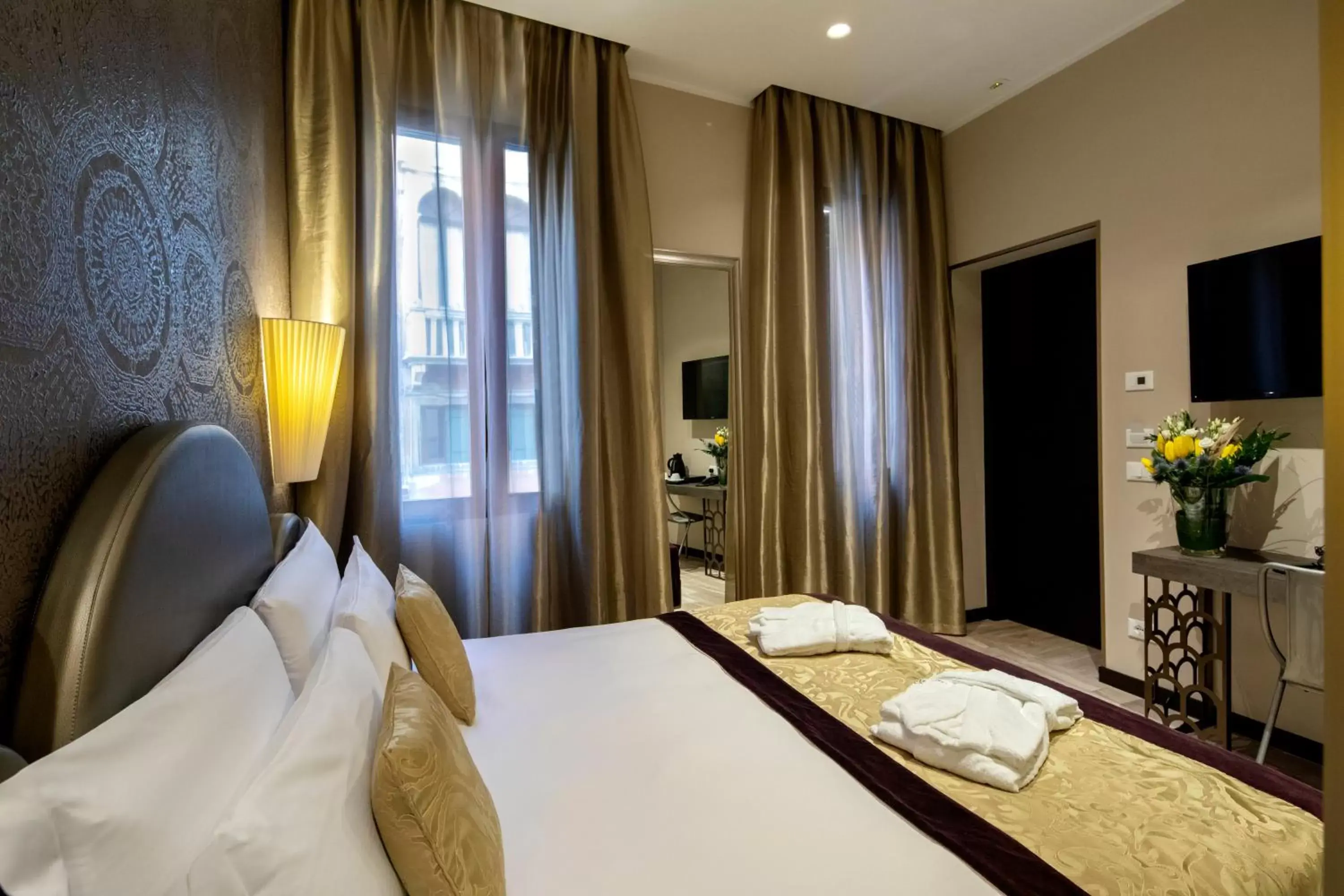Bed in Alle Guglie Boutique Hotel