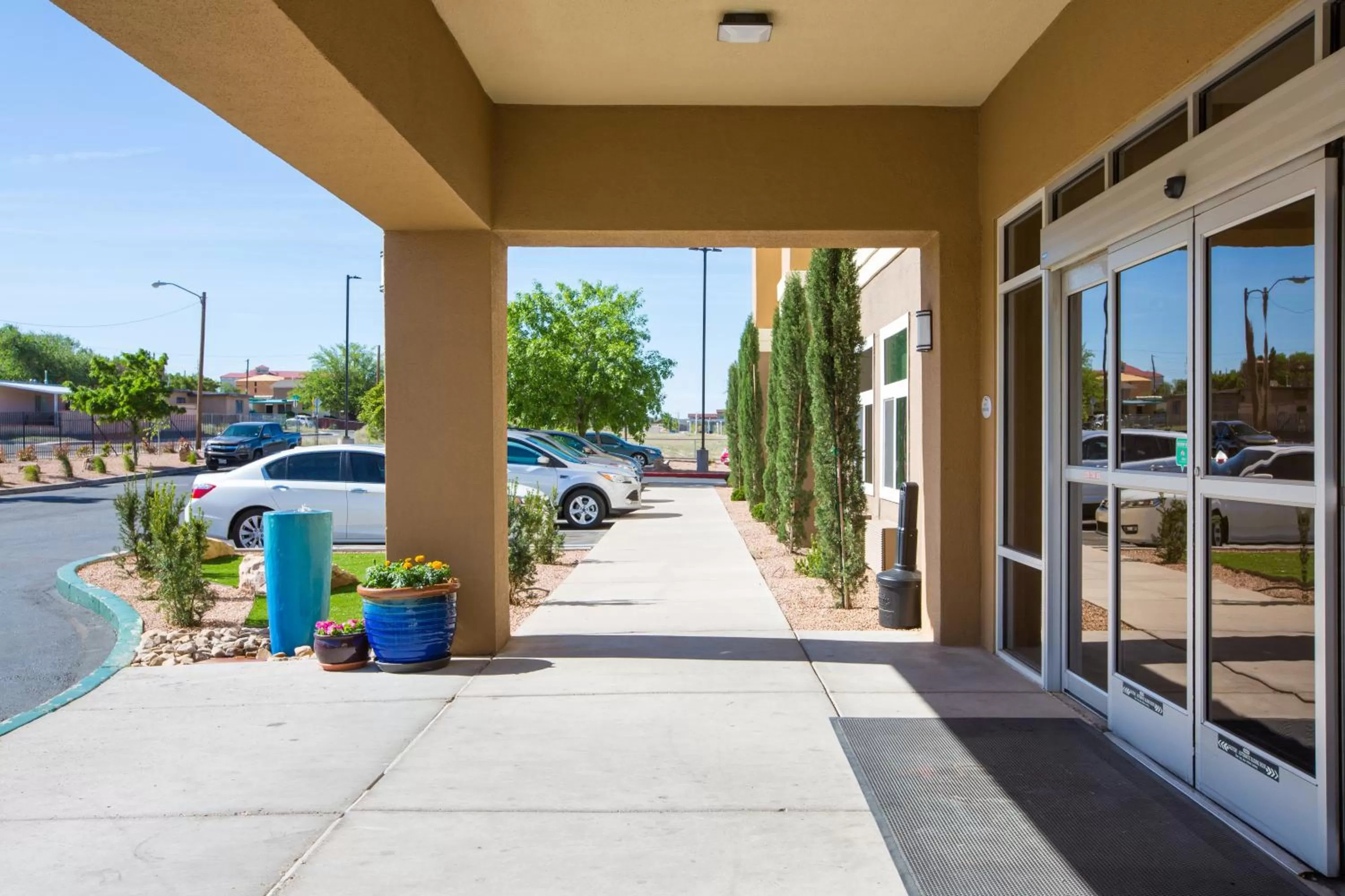 Facade/entrance in Baymont by Wyndham Albuquerque Airport