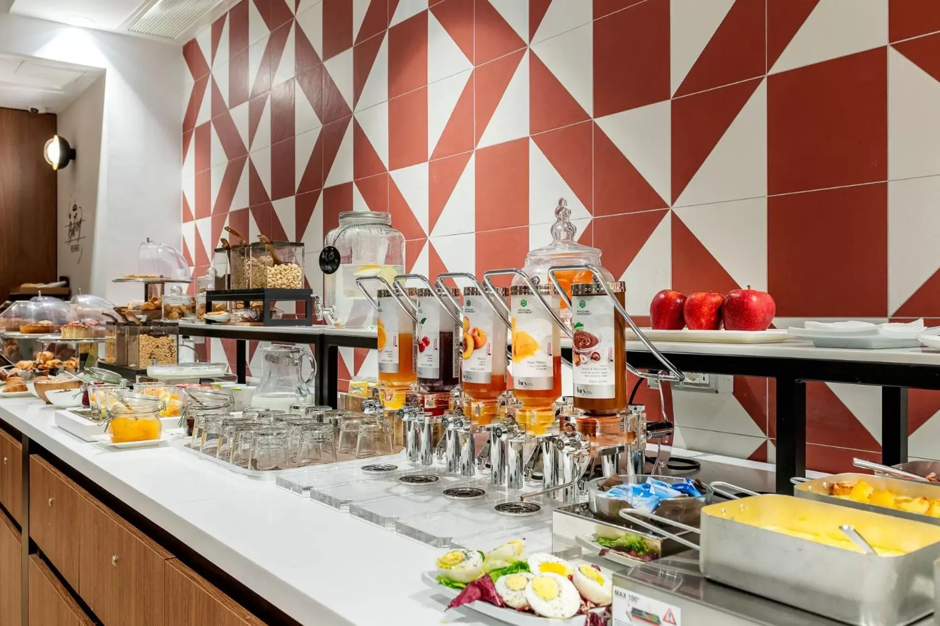 Buffet breakfast, Restaurant/Places to Eat in Hotel Canada