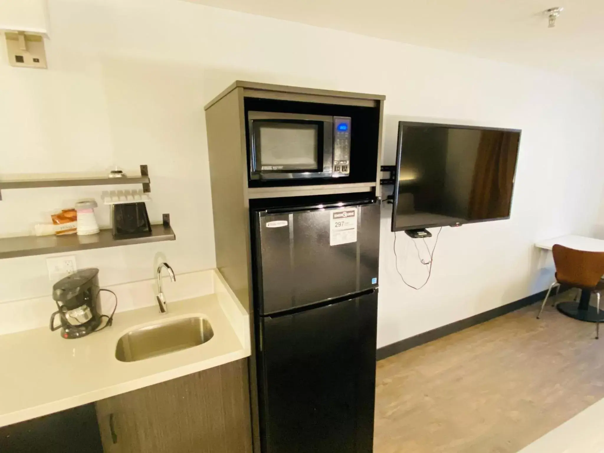 Kitchen/Kitchenette in Pinetop Studio Suites