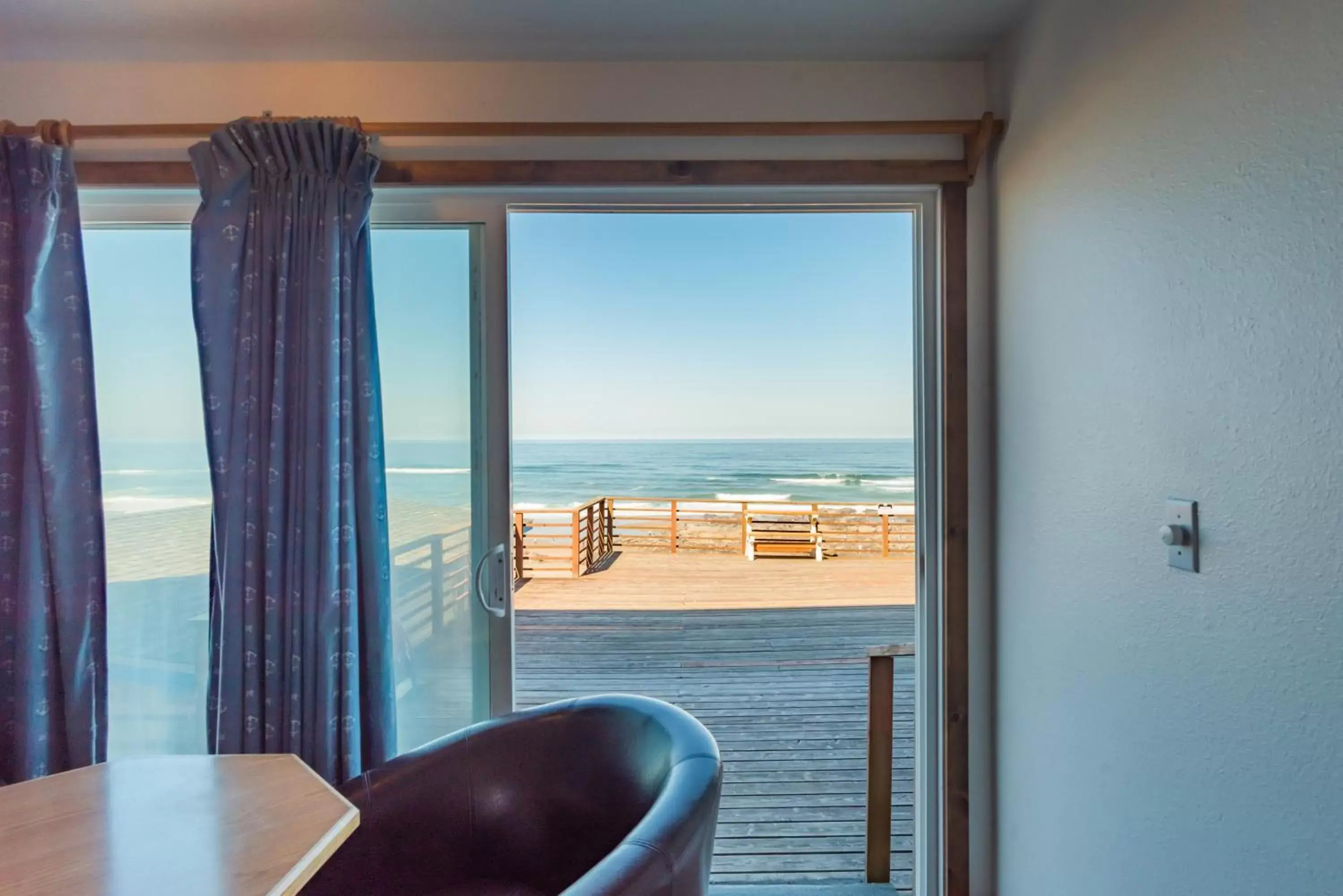 Patio, Sea View in Seagull Beachfront Inn