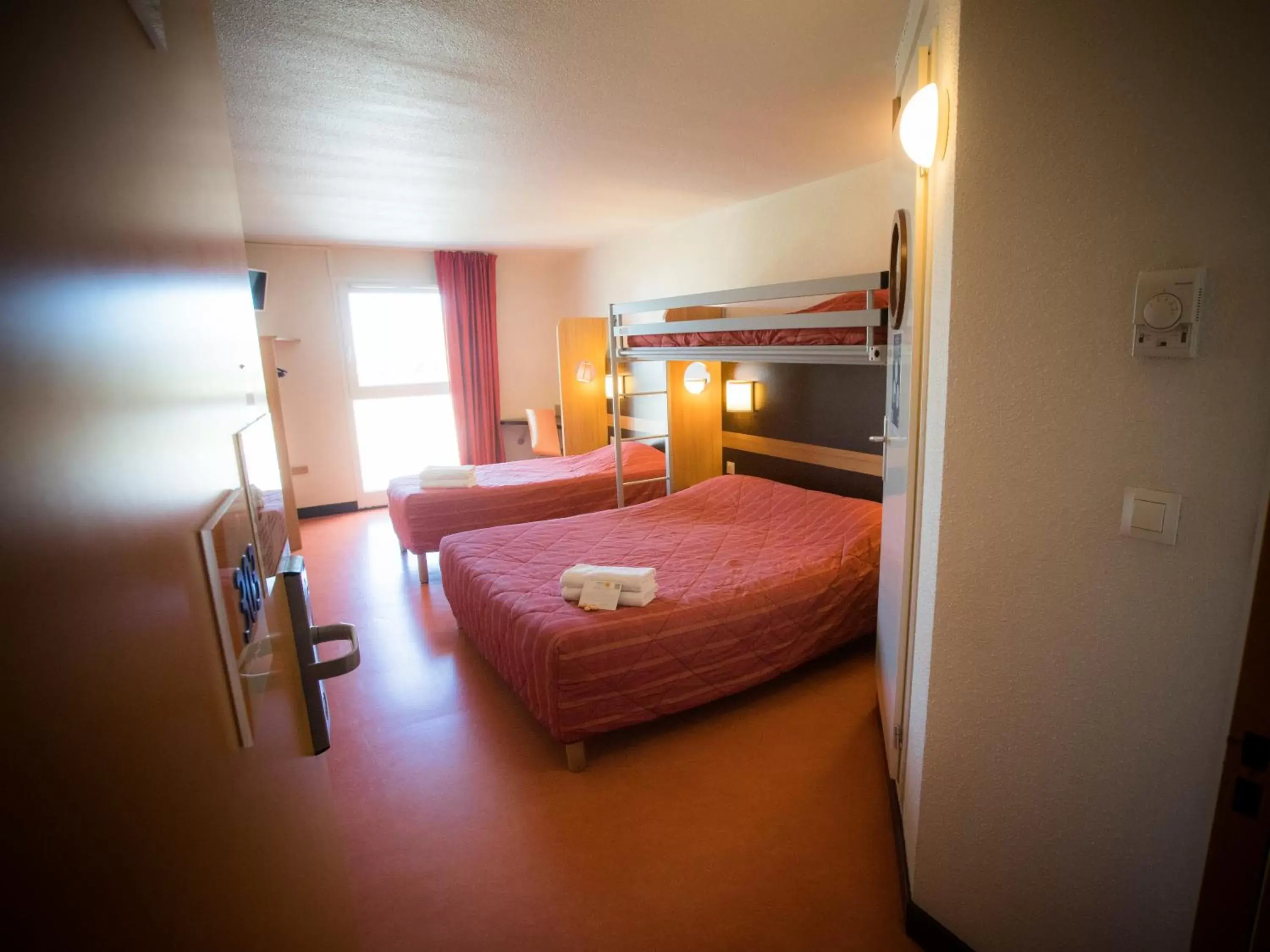 Photo of the whole room, Bunk Bed in Premiere Classe Lisieux