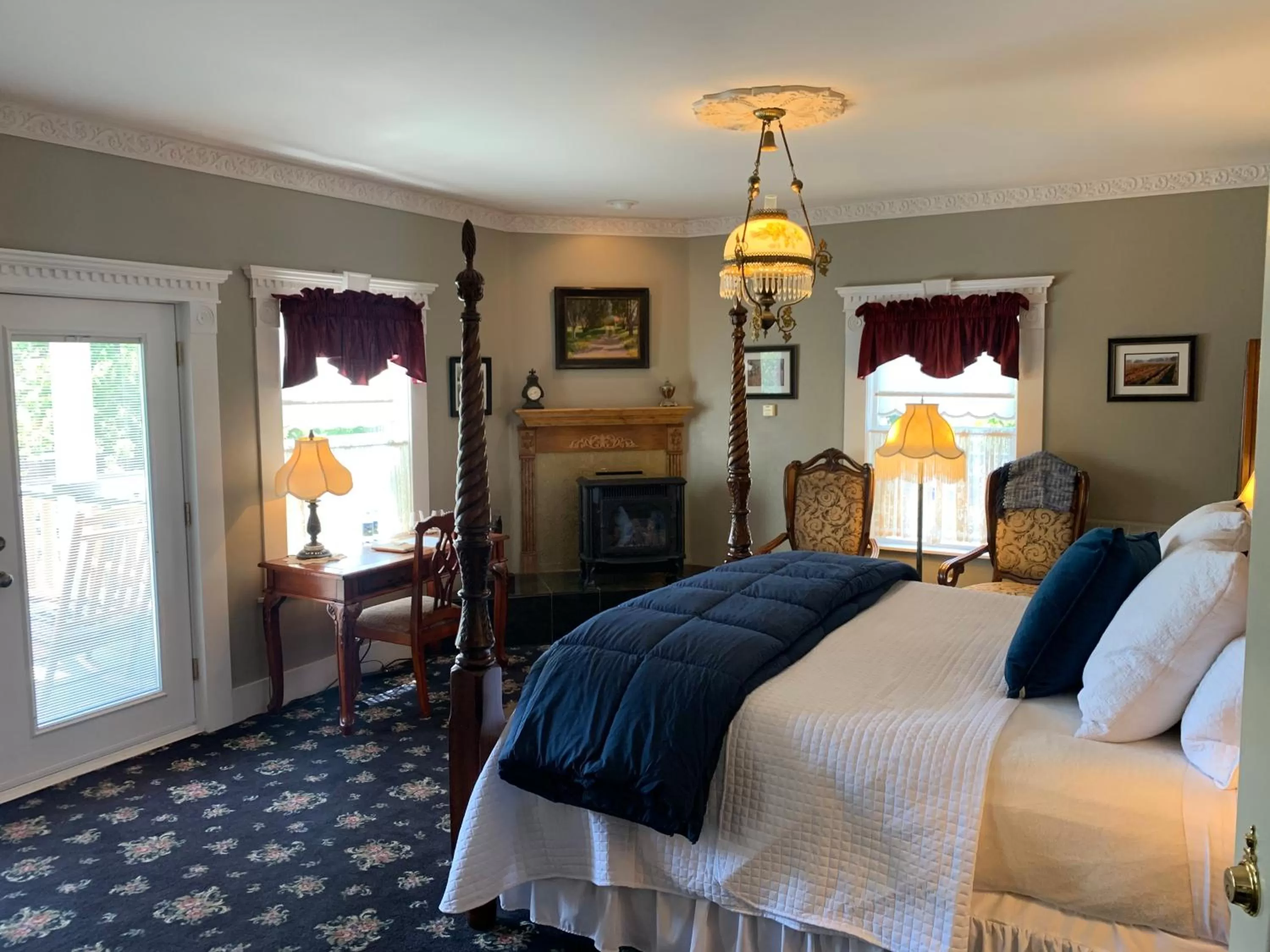 Photo of the whole room, Bed in ForFriends Inn Wine Country Bed and Breakfast