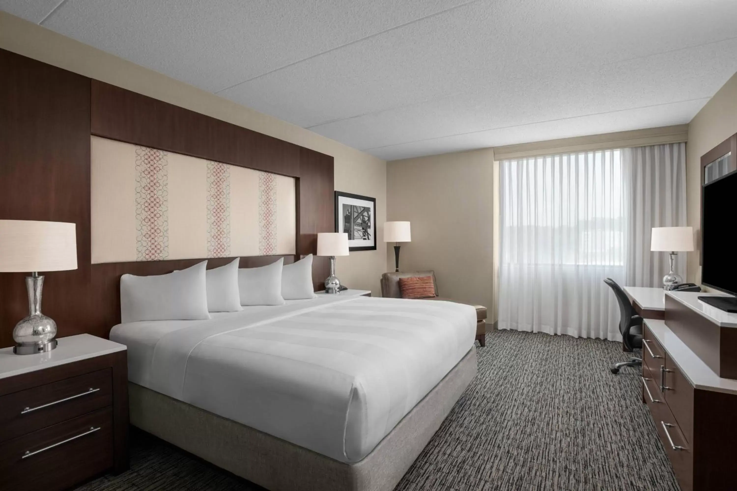 Bedroom, Bed in Pittsburgh Marriott North