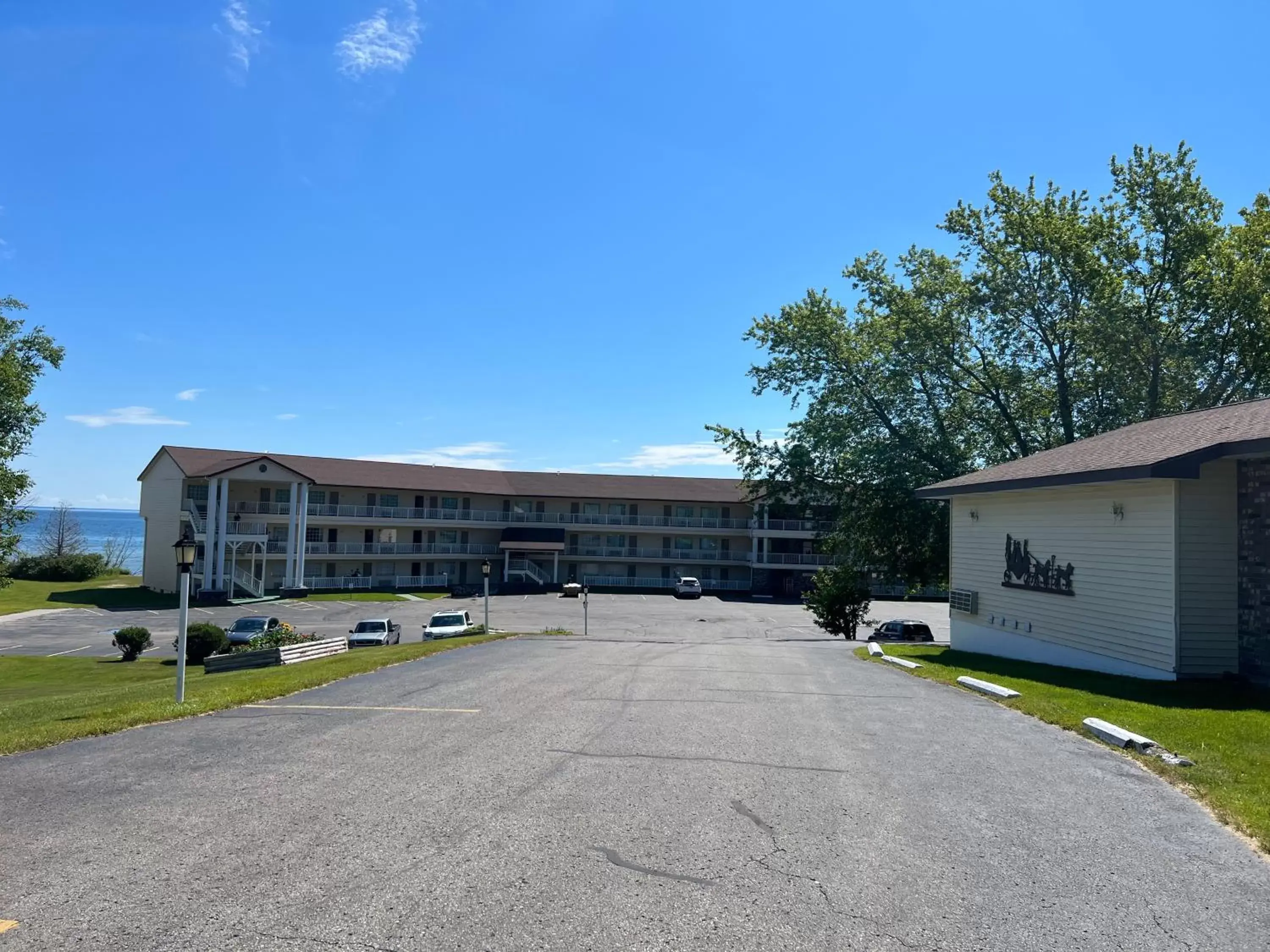 Property Building in Quality Inn Lakefront Saint Ignace