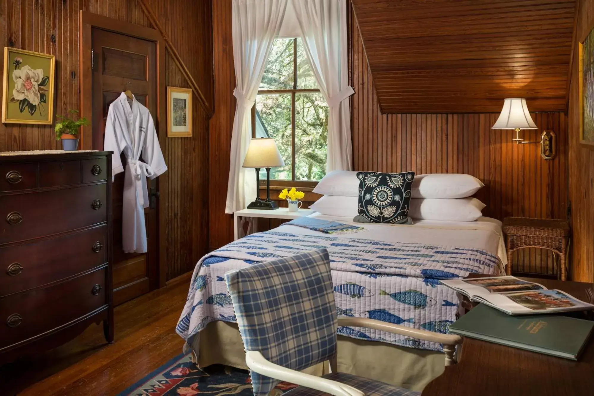 Bedroom, Bed in Magnolia Springs Bed and Breakfast