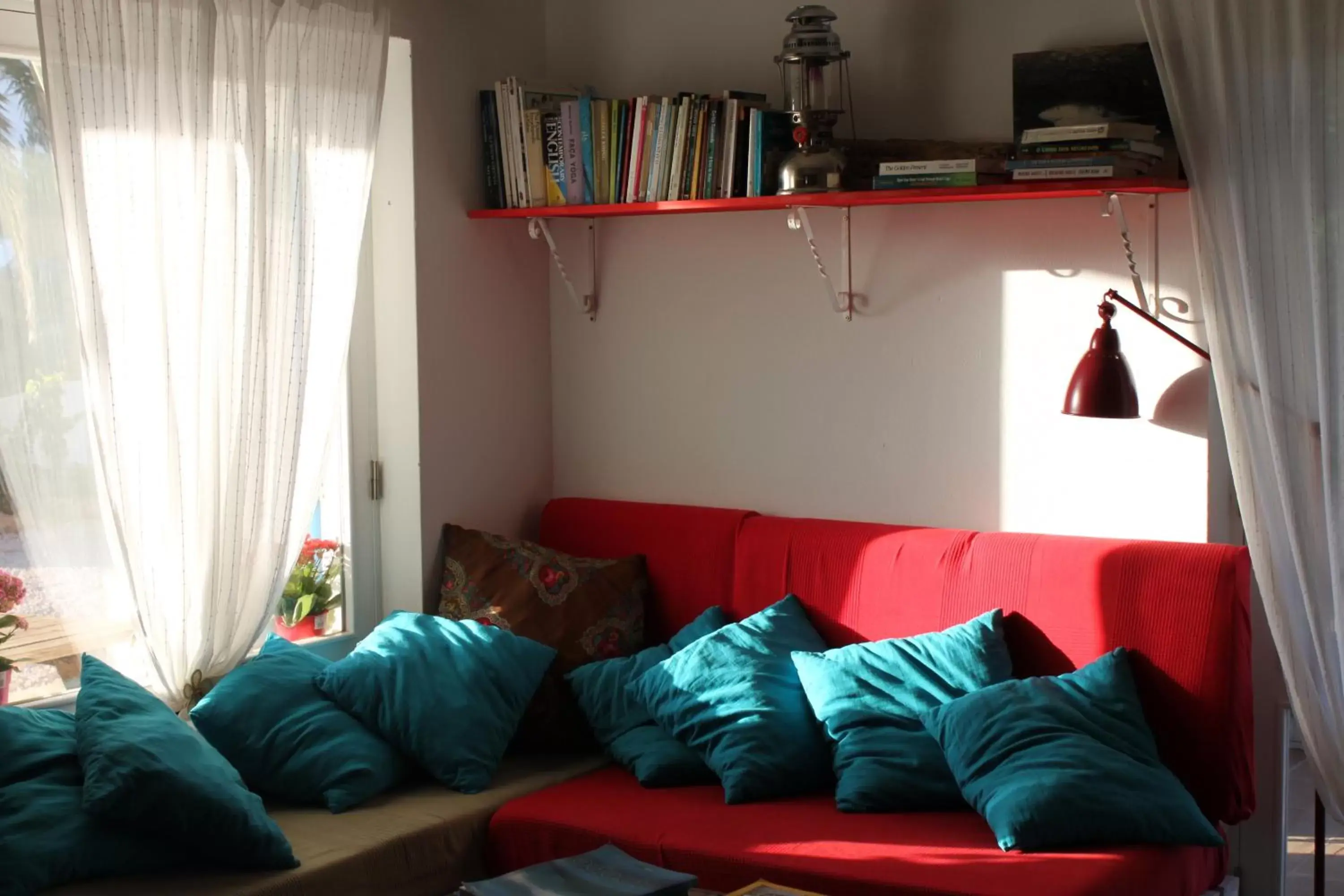 Living room, Seating Area in PuraVida Divehouse