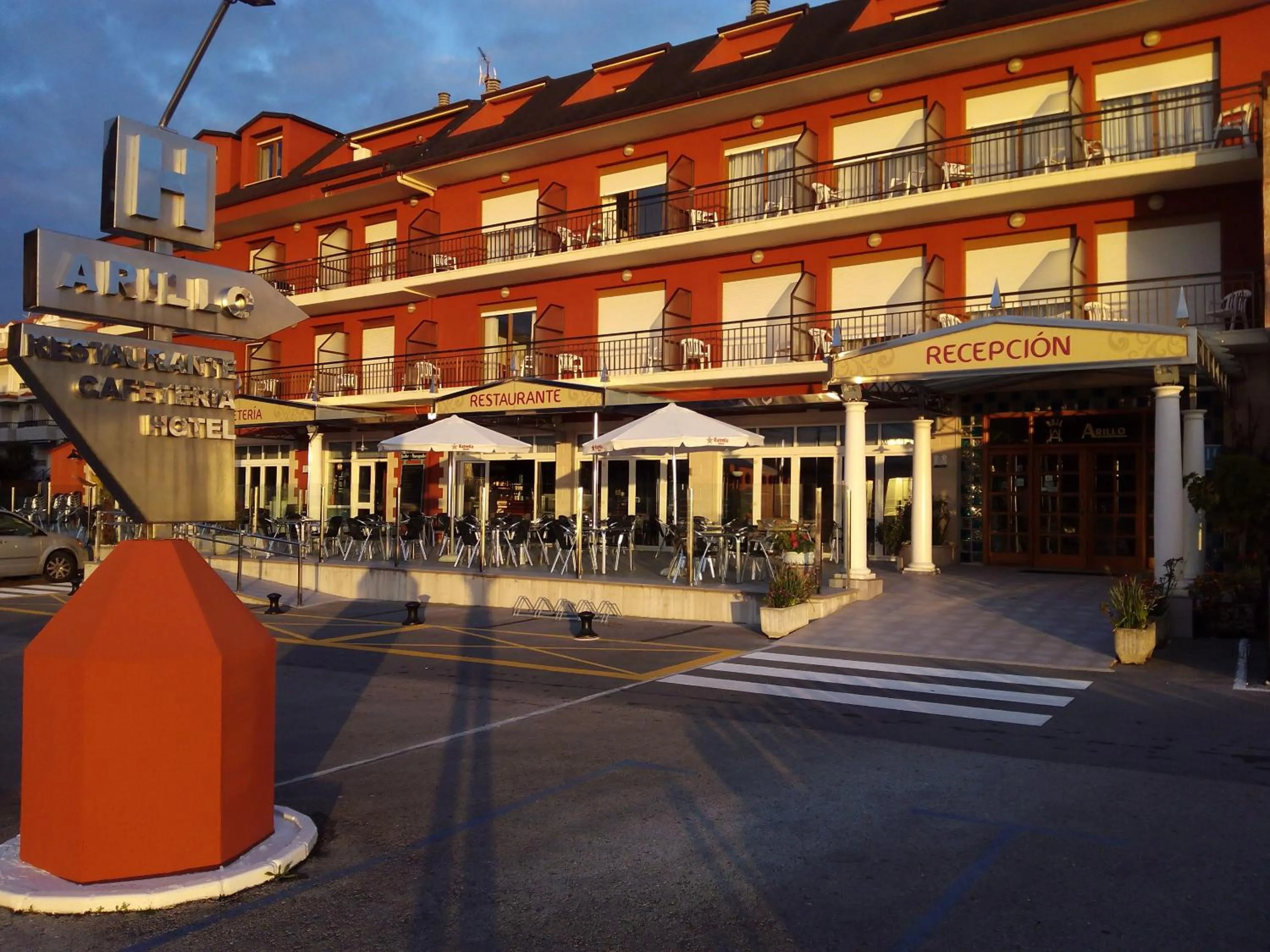 Facade/entrance in Hotel Arillo