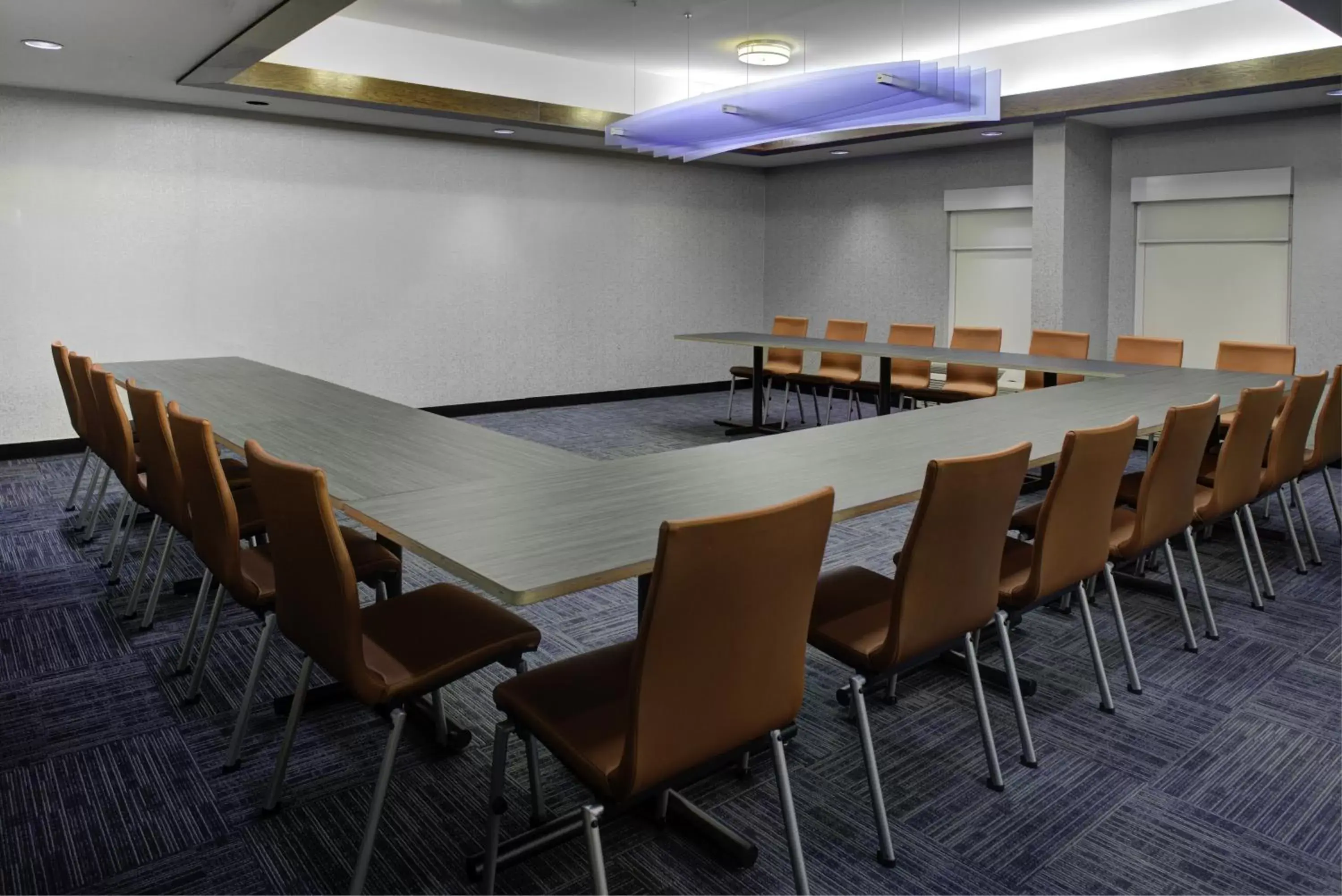 Meeting/conference room in Holiday Inn Express - Chester, an IHG Hotel