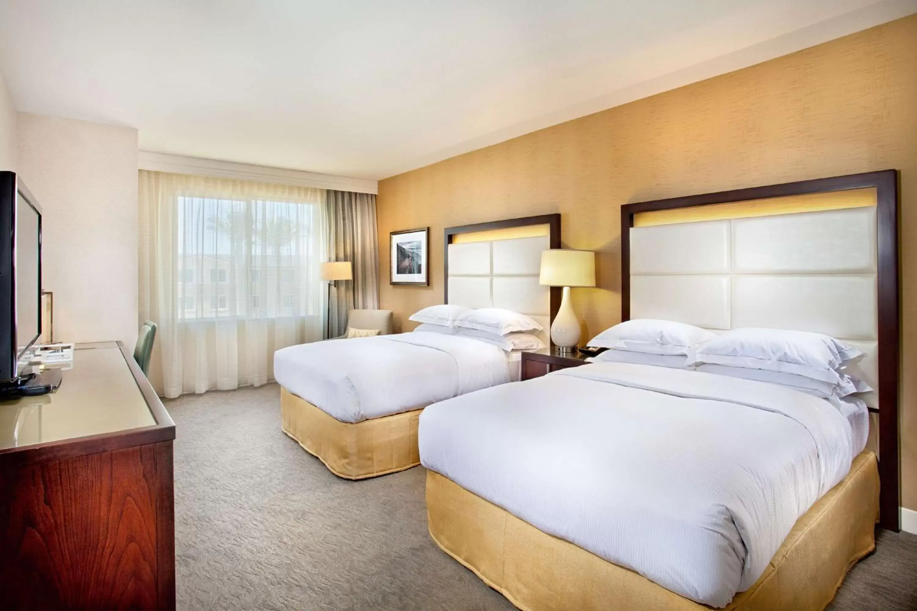 Bed in Cape Rey Carlsbad Beach, A Hilton Resort & Spa
