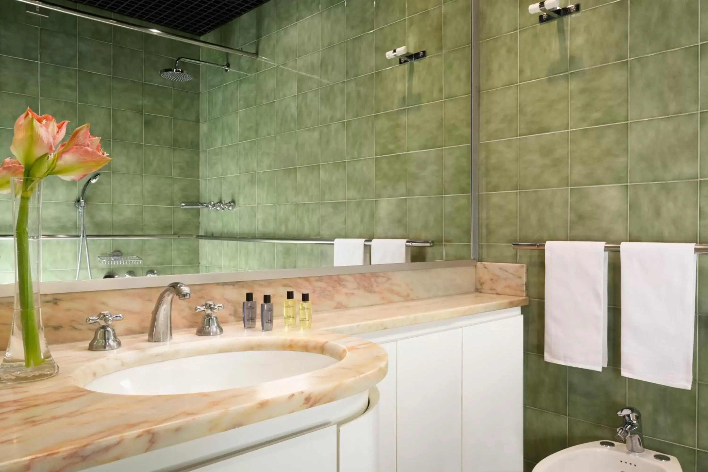 Bathroom in UNAWAY Hotel & Residence Contessa Jolanda Milano