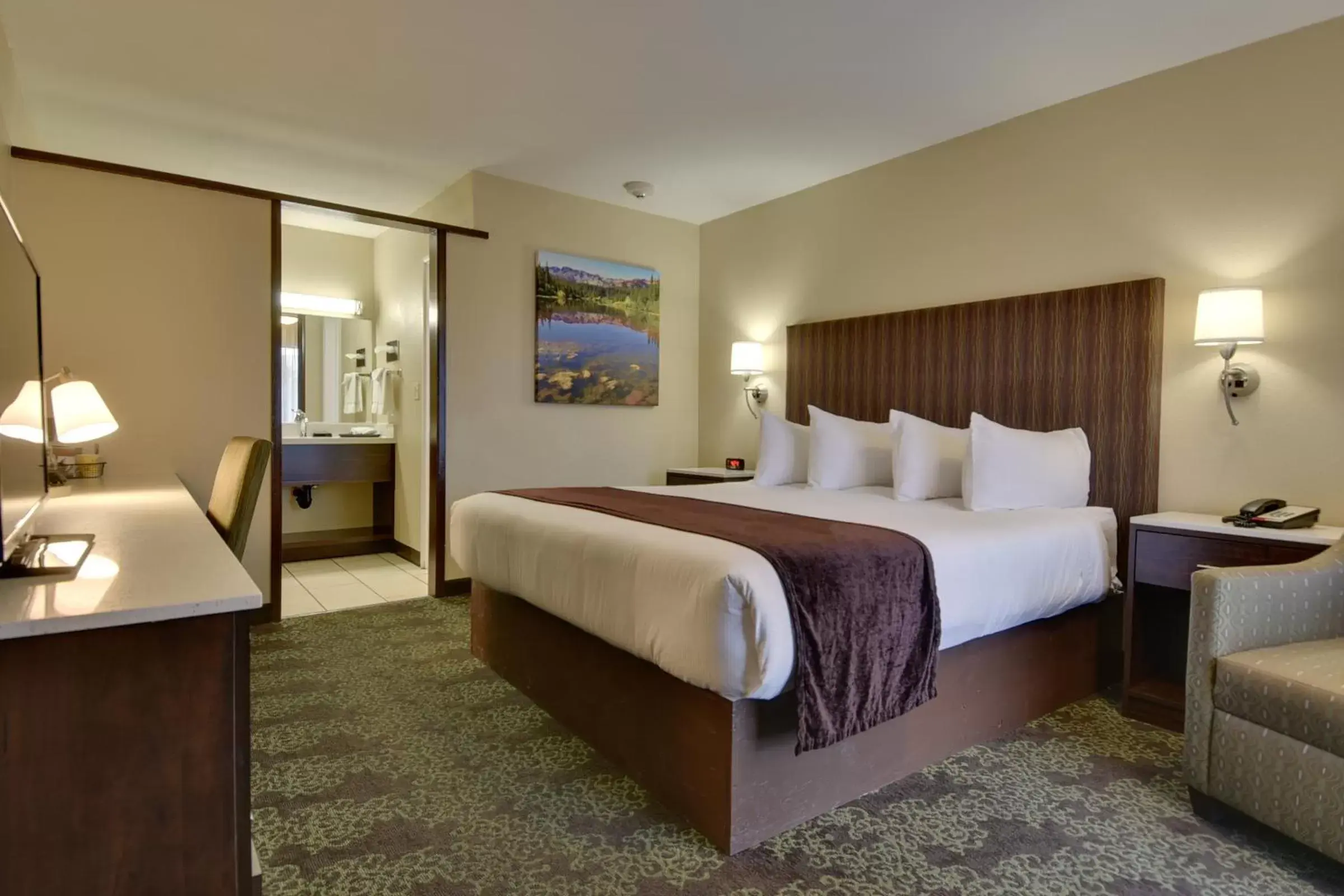 Photo of the whole room, Bed in Vagabond Inn Bishop Photo of the whole room, Bed in Vagabond Inn Bishop