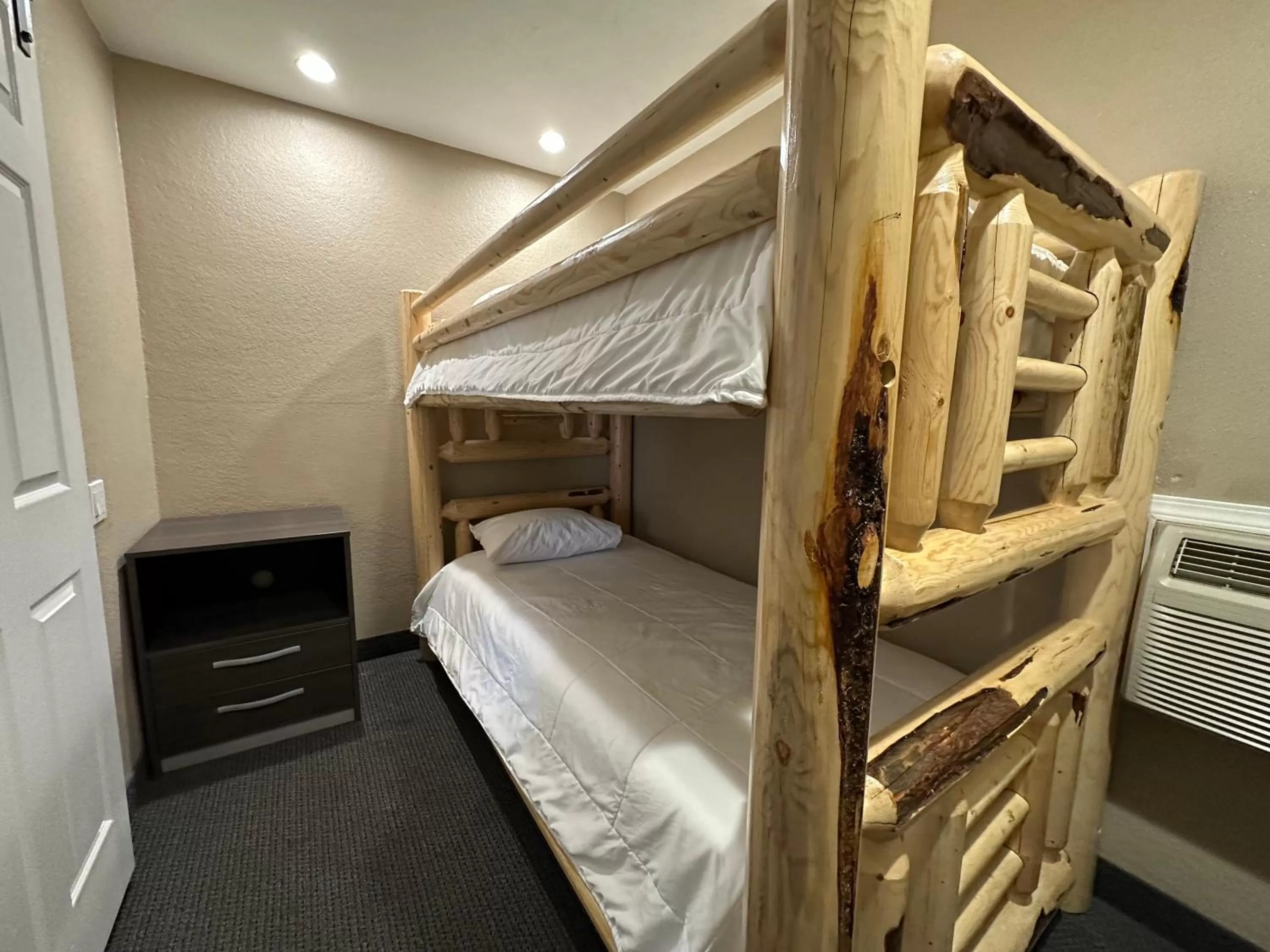 bunk bed, Bed in Black Jack Inn