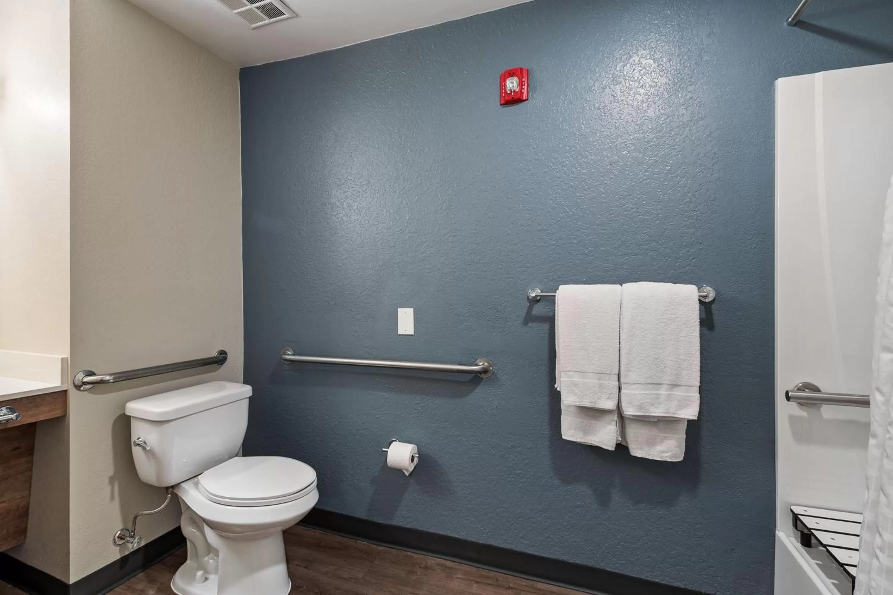 Bathroom in Extended Stay America Premier Suites - Miami - Downtown Brickell - Cruise Port