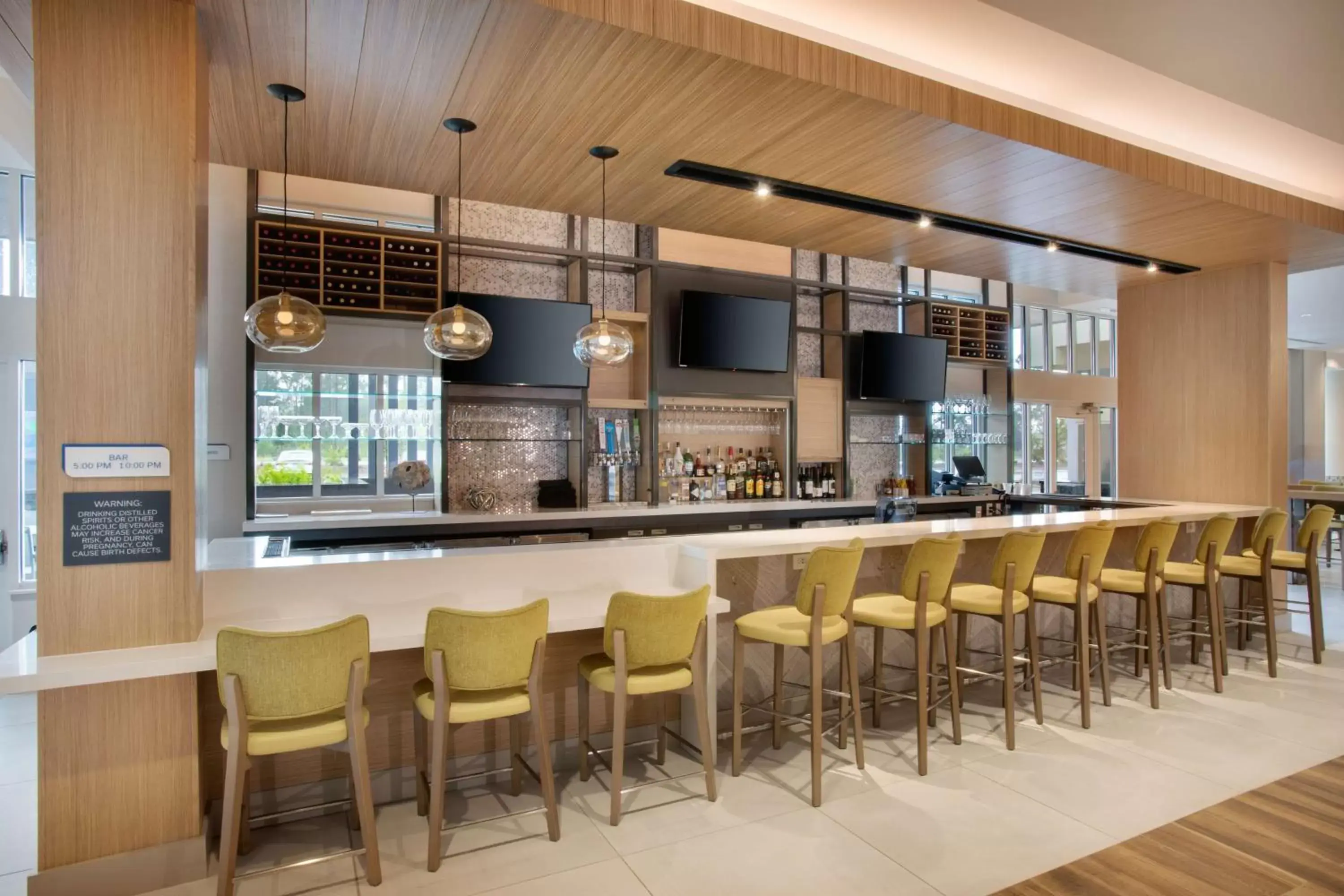 Lounge or bar in Hilton Garden Inn Panama City Airport, Fl Lounge or bar in Hilton Garden Inn Panama City Airport, Fl