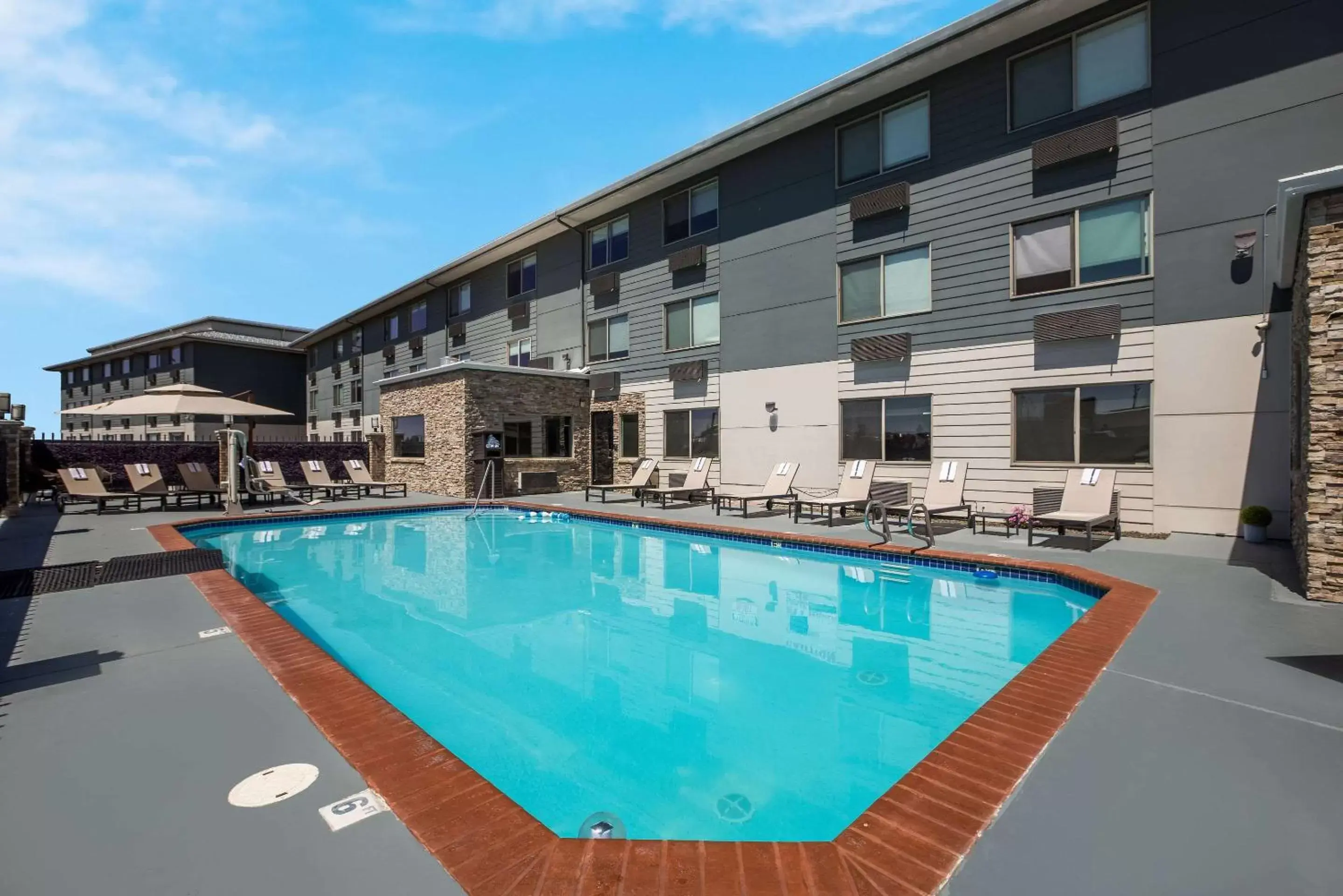 Swimming Pool in Hotel 28 Boise Airport, Ascend Hotel Collection