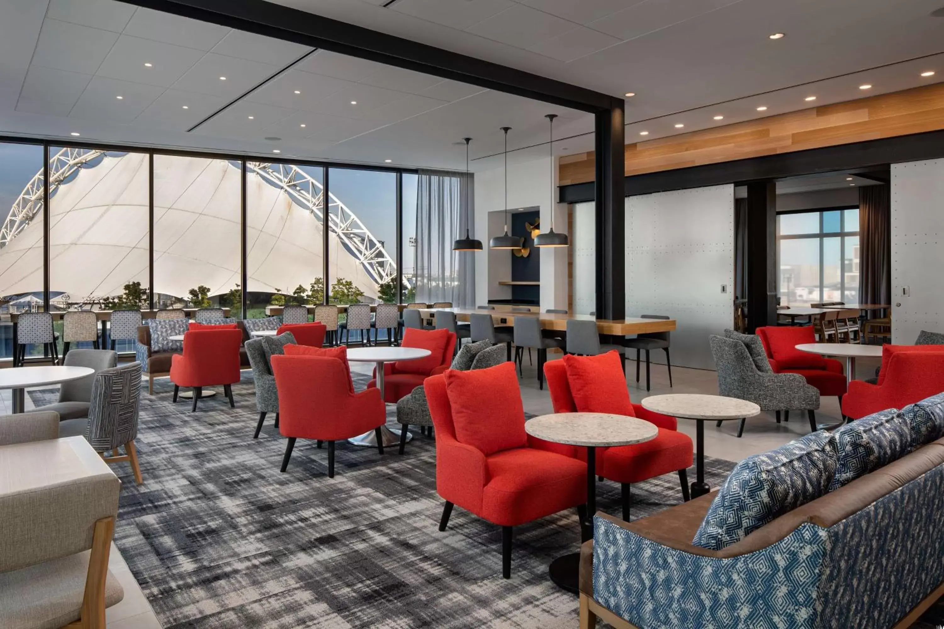 Lounge or bar in Hyatt Place Boston/Seaport District