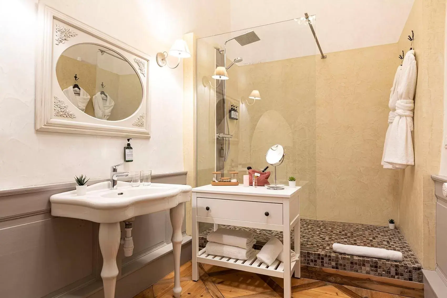 Bathroom in Les Suites de Sautet