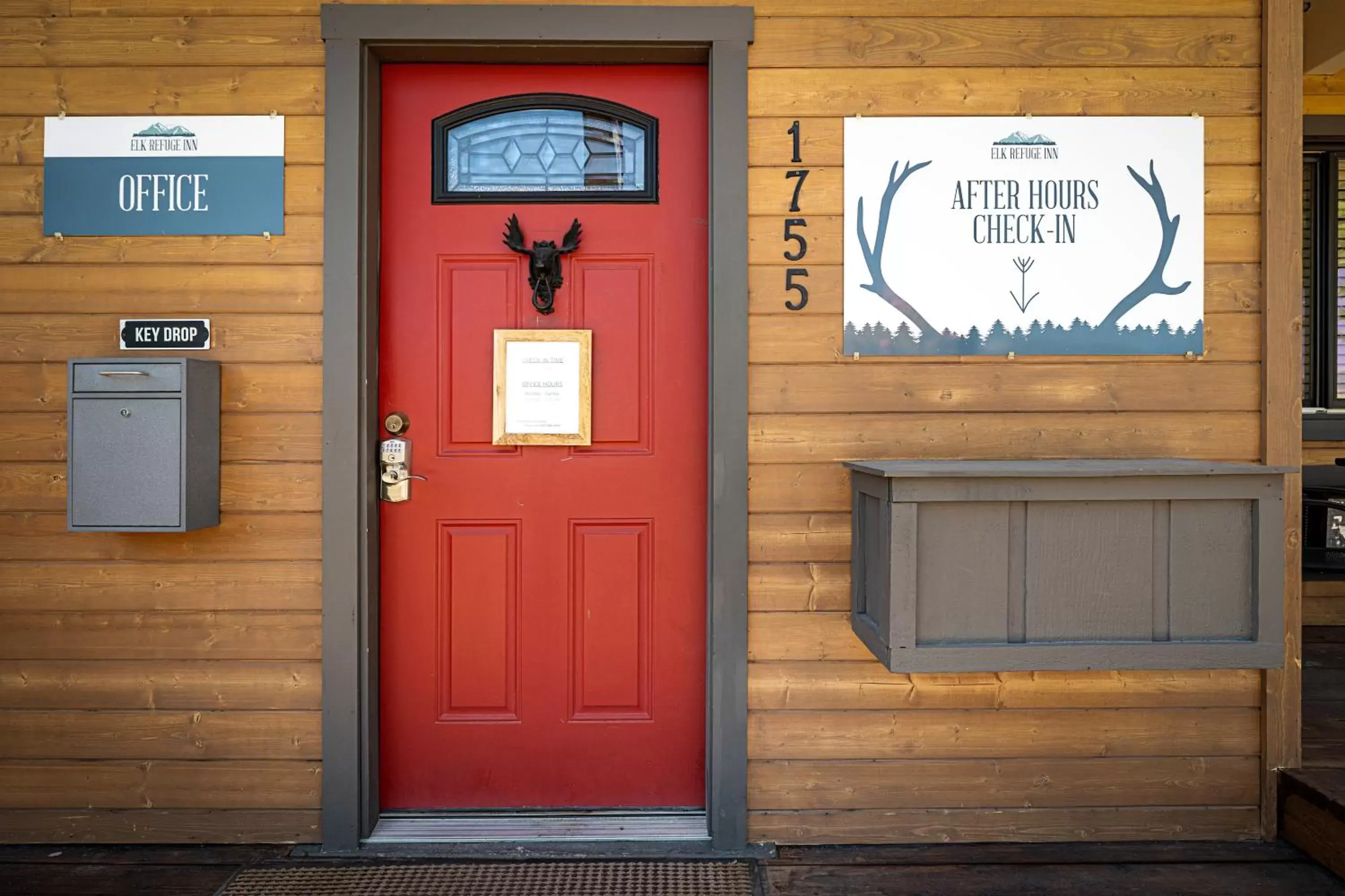 Lobby or reception in Elk Refuge Inn