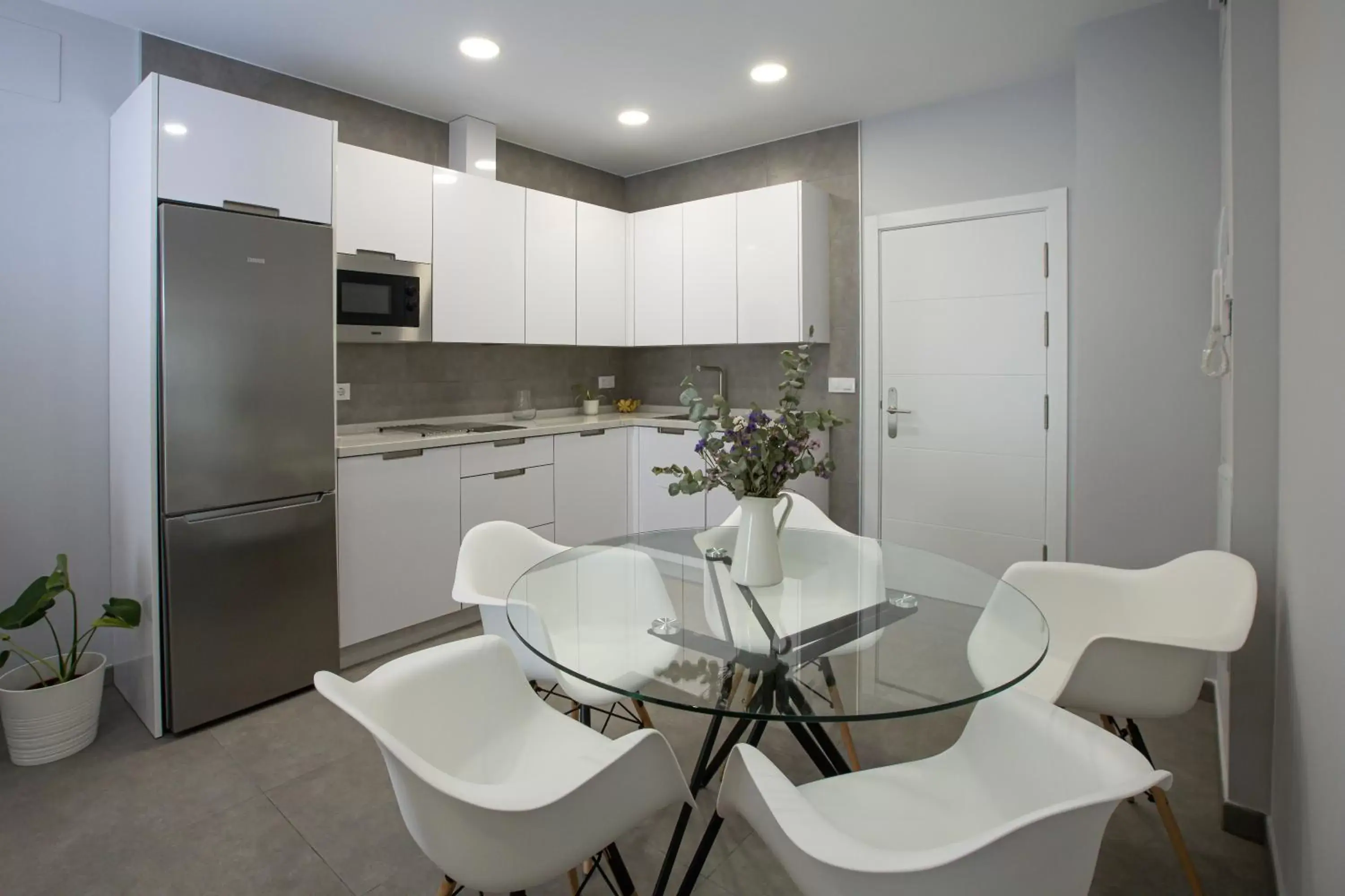 kitchen, Dining Area in Home Sweet - Apartamentos Ribera 19