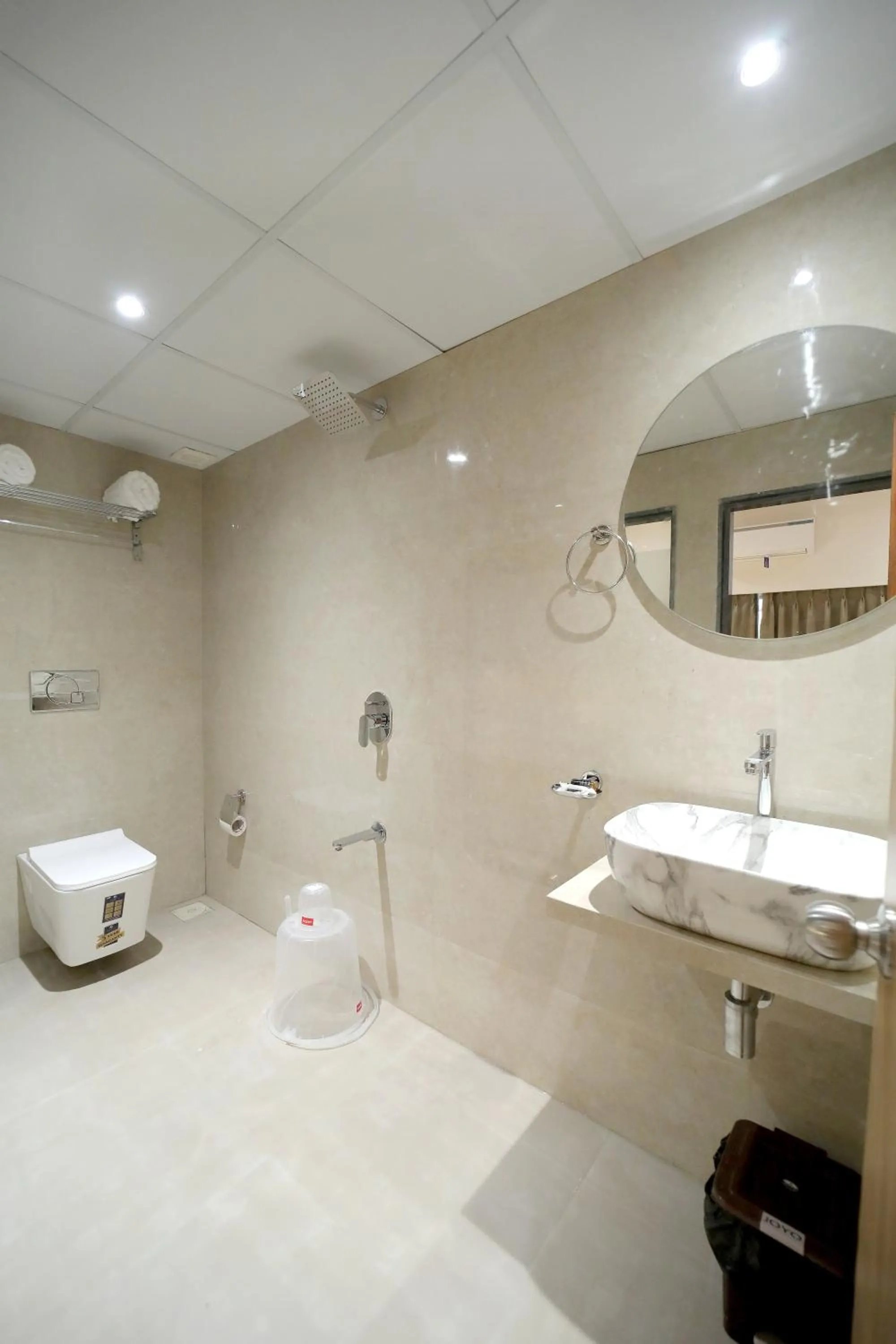 Shower in HOTEL ALFA EXECUTIVE