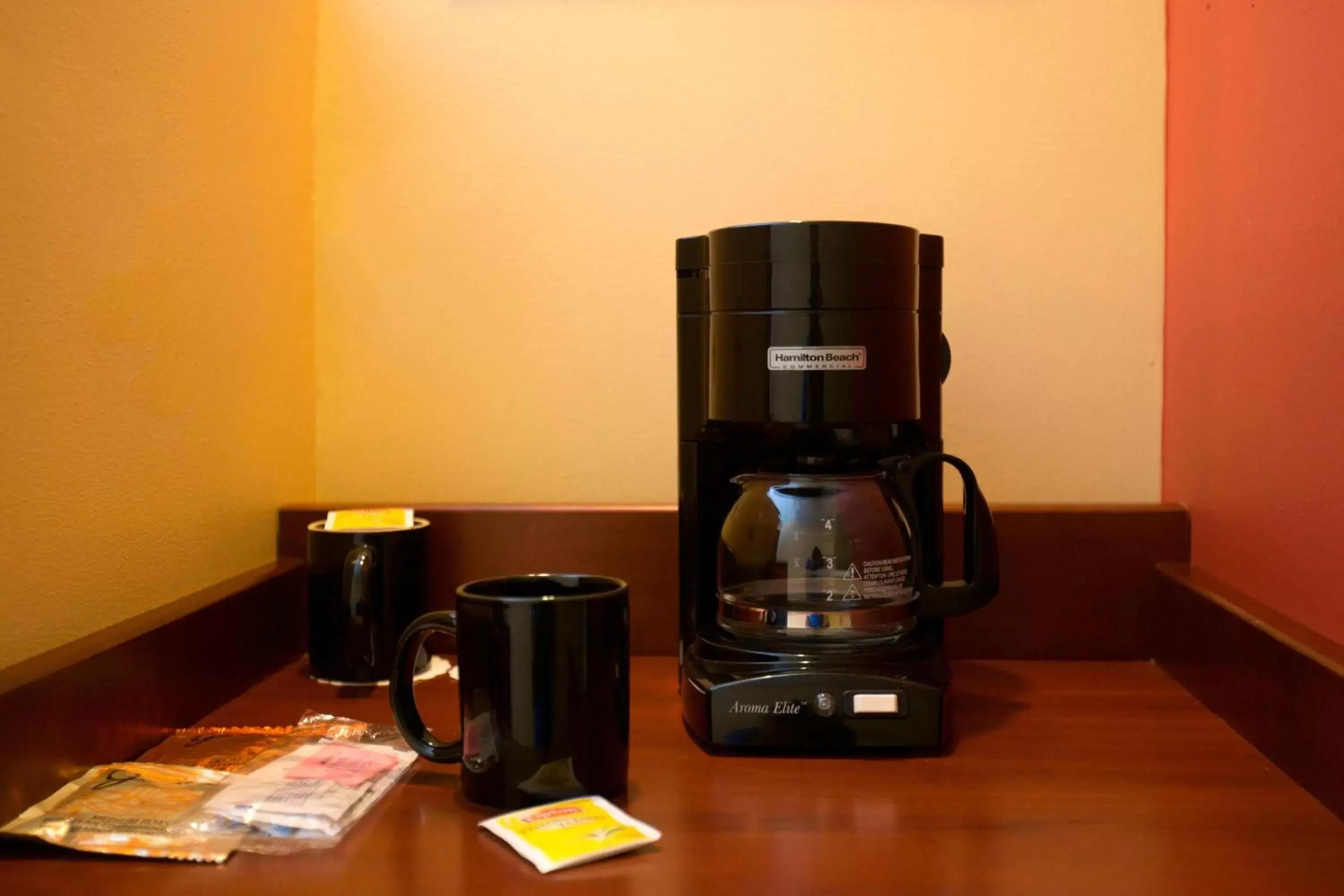 Photo of the whole room, Coffee/Tea Facilities in Courtyard by Marriott Paramaribo