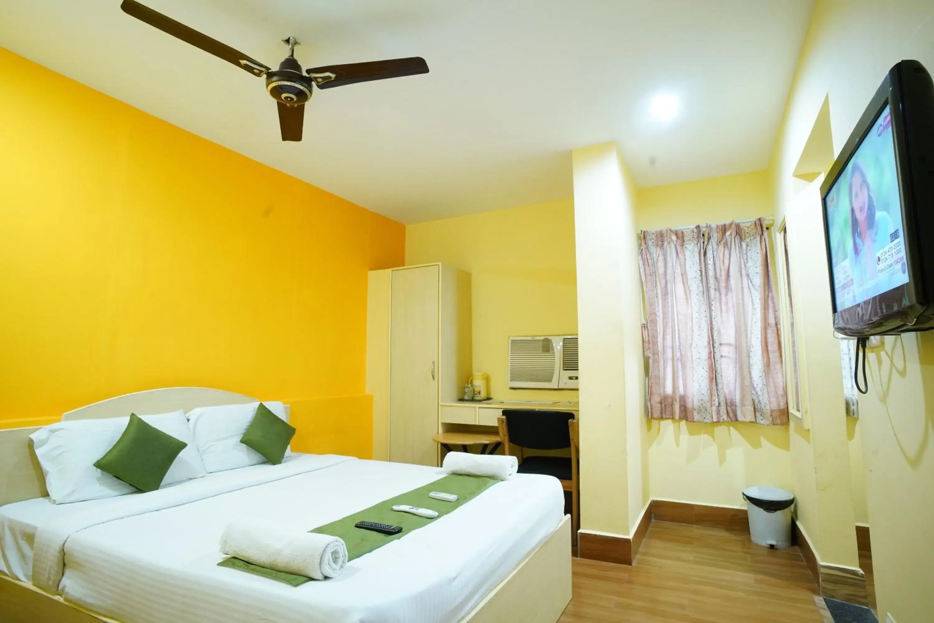 Bed in Season 4 Residences - Teynampet Near Apollo Hospital ,Balaji Dental, US Consulate