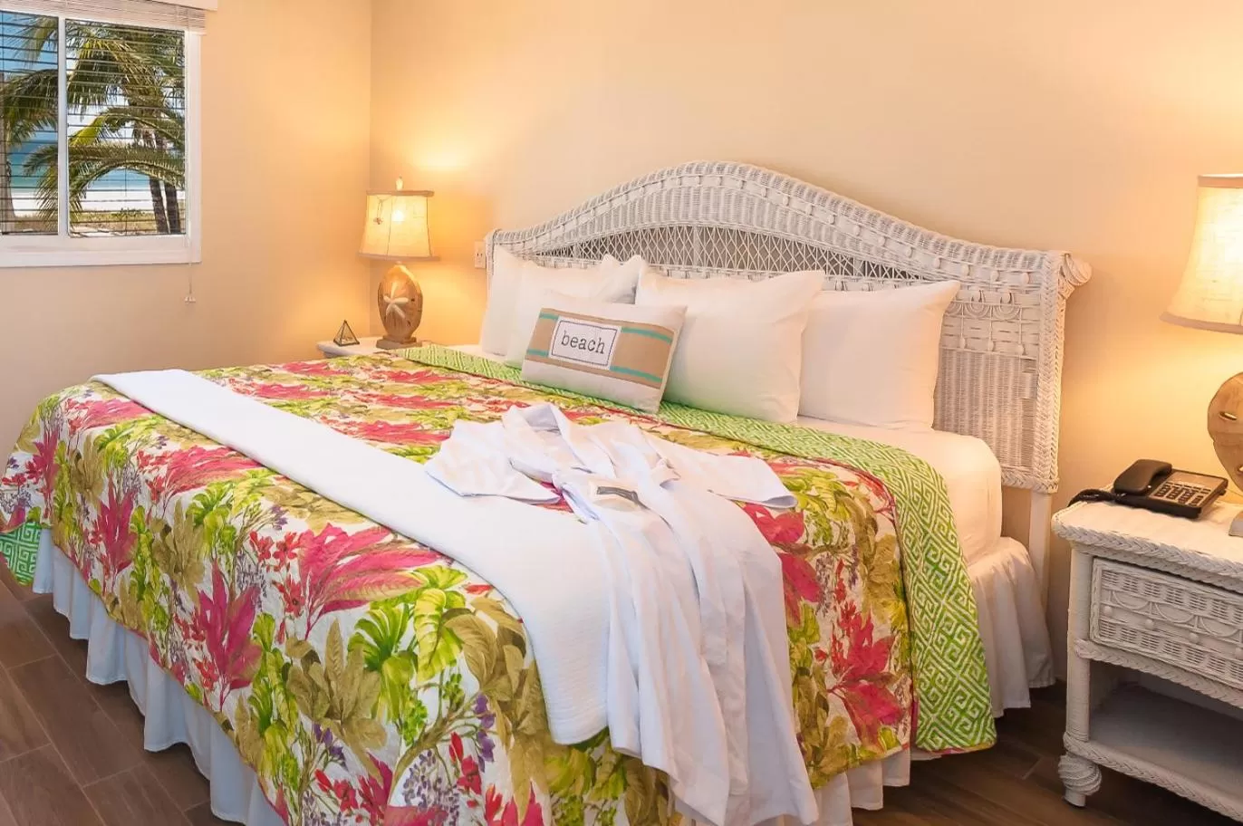 Bed in Cedar Cove Resort & Cottages