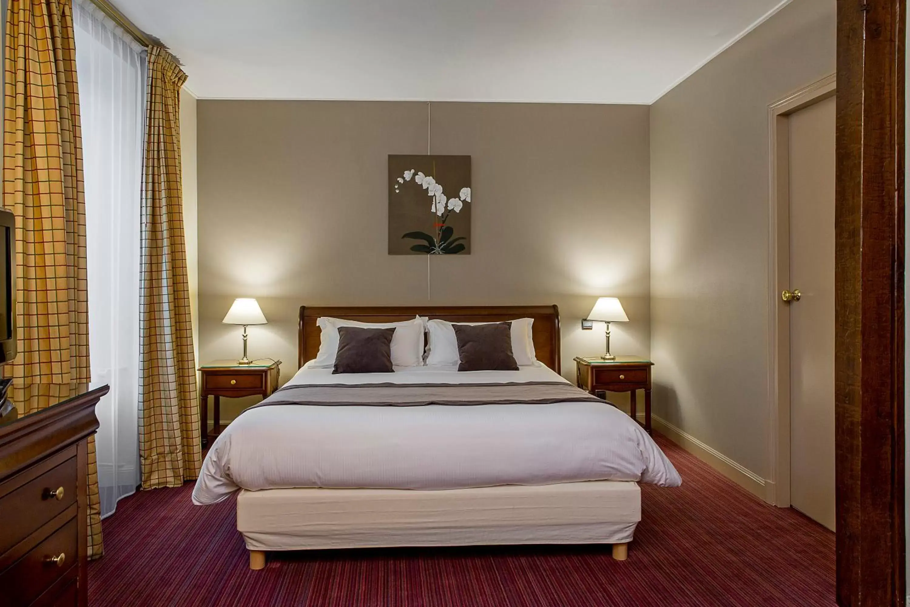Bedroom, Bed in Best Western Grand Hotel de Bordeaux