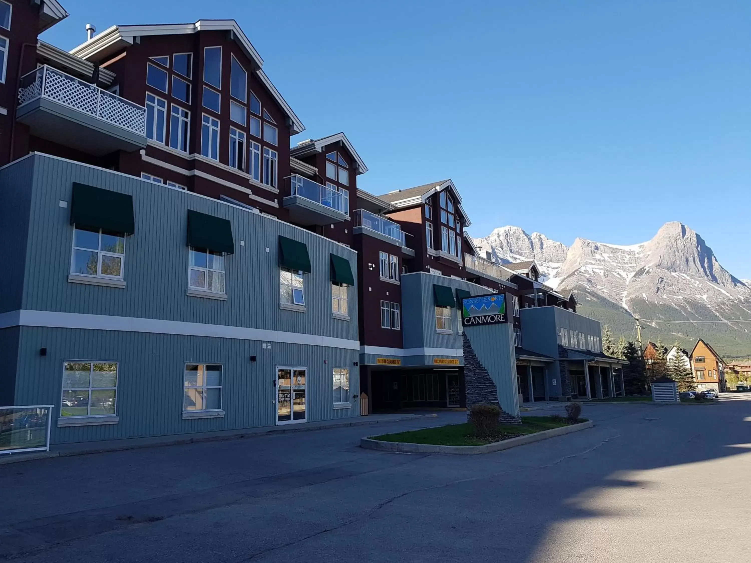 Property Building in Sunset Resorts Canmore and Spa