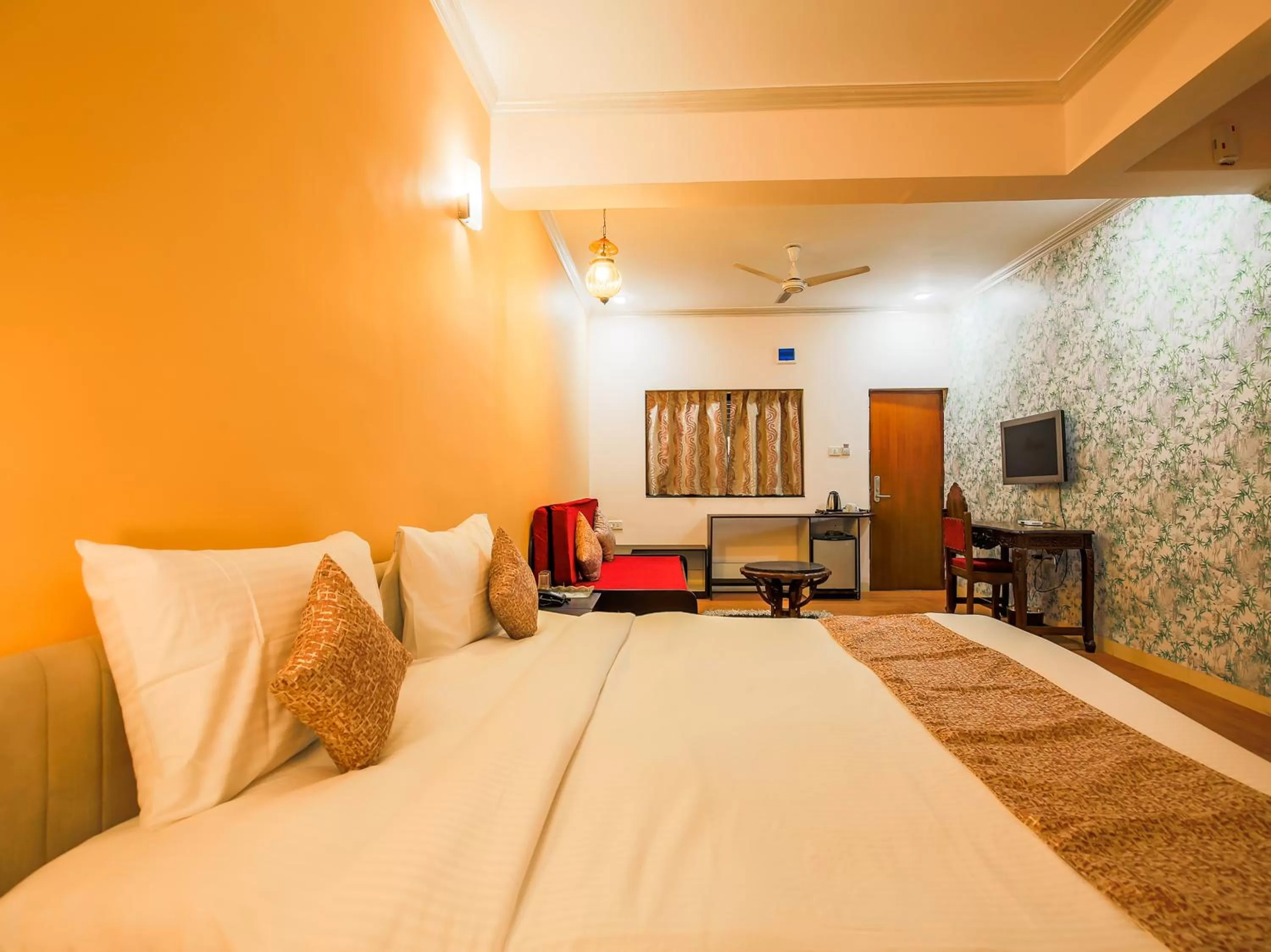 Living room, Bed in The Center Court Resort & Spa