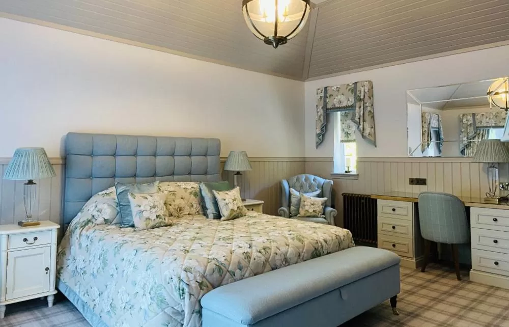 Bed in Crossbasket Castle, Hotel & Restaurant