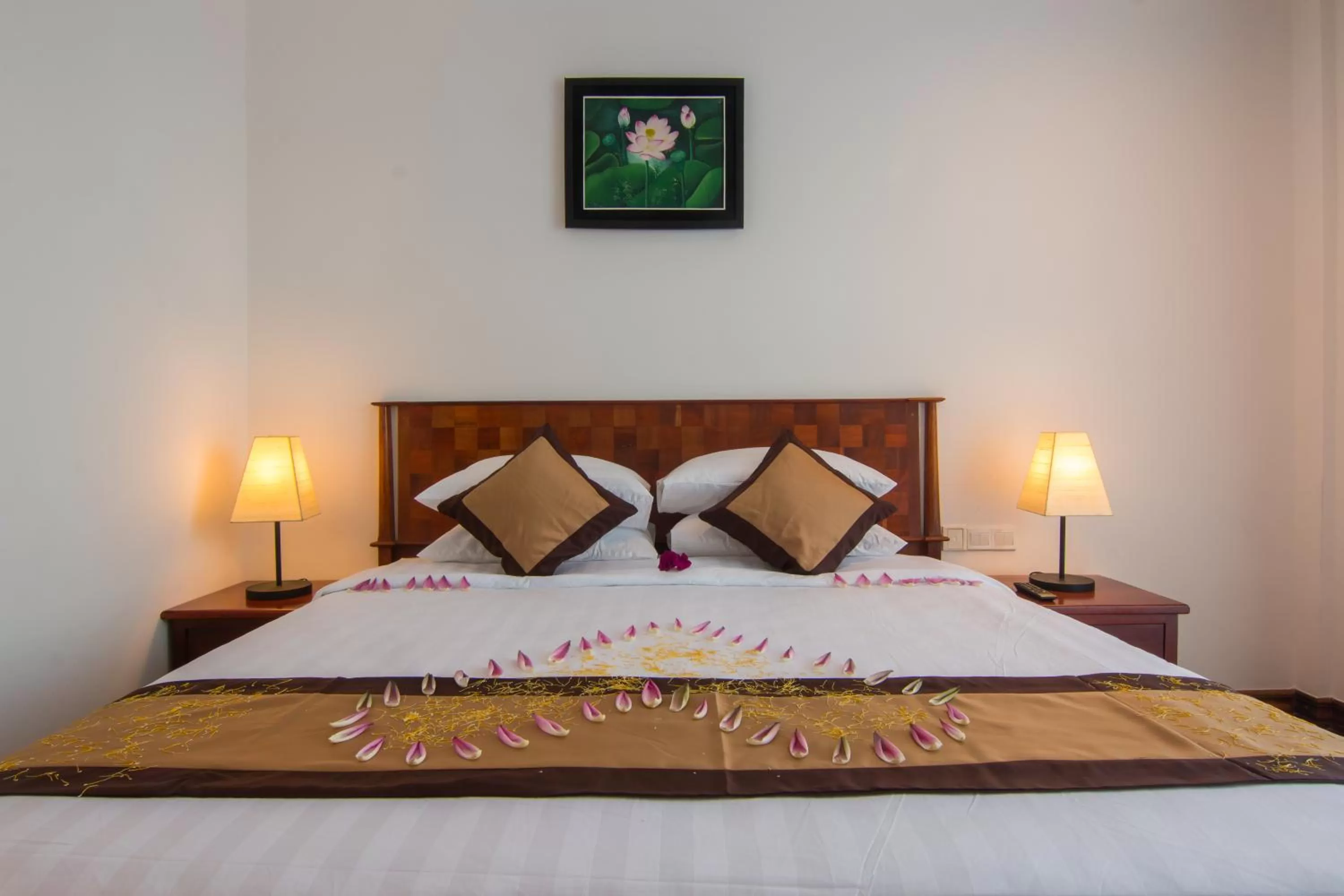 Bedroom, Bed in Glorious Hotel