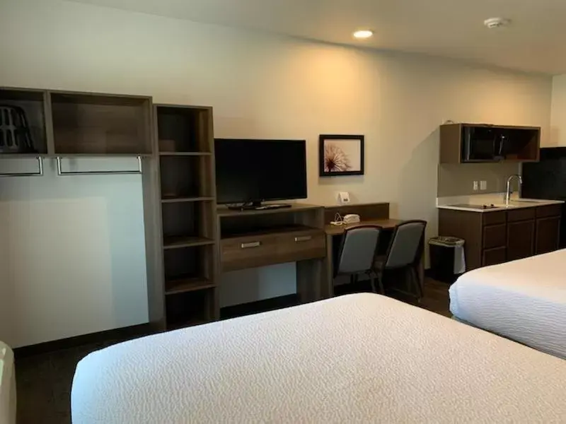 TV/Entertainment Center in WoodSpring Suites Pecos