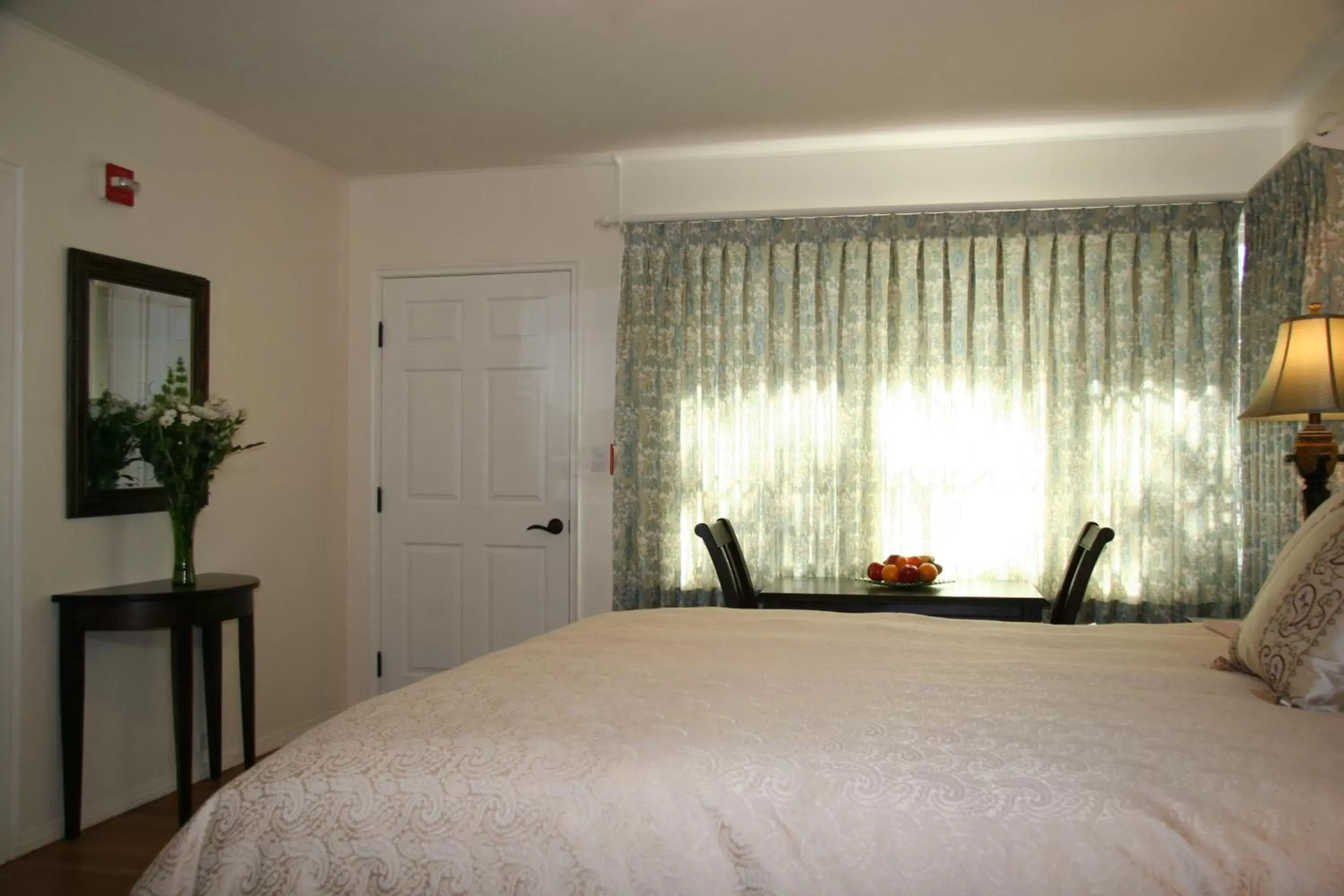 Adyar Room in Ojai Retreat & Inn Adyar Room in Ojai Retreat & Inn