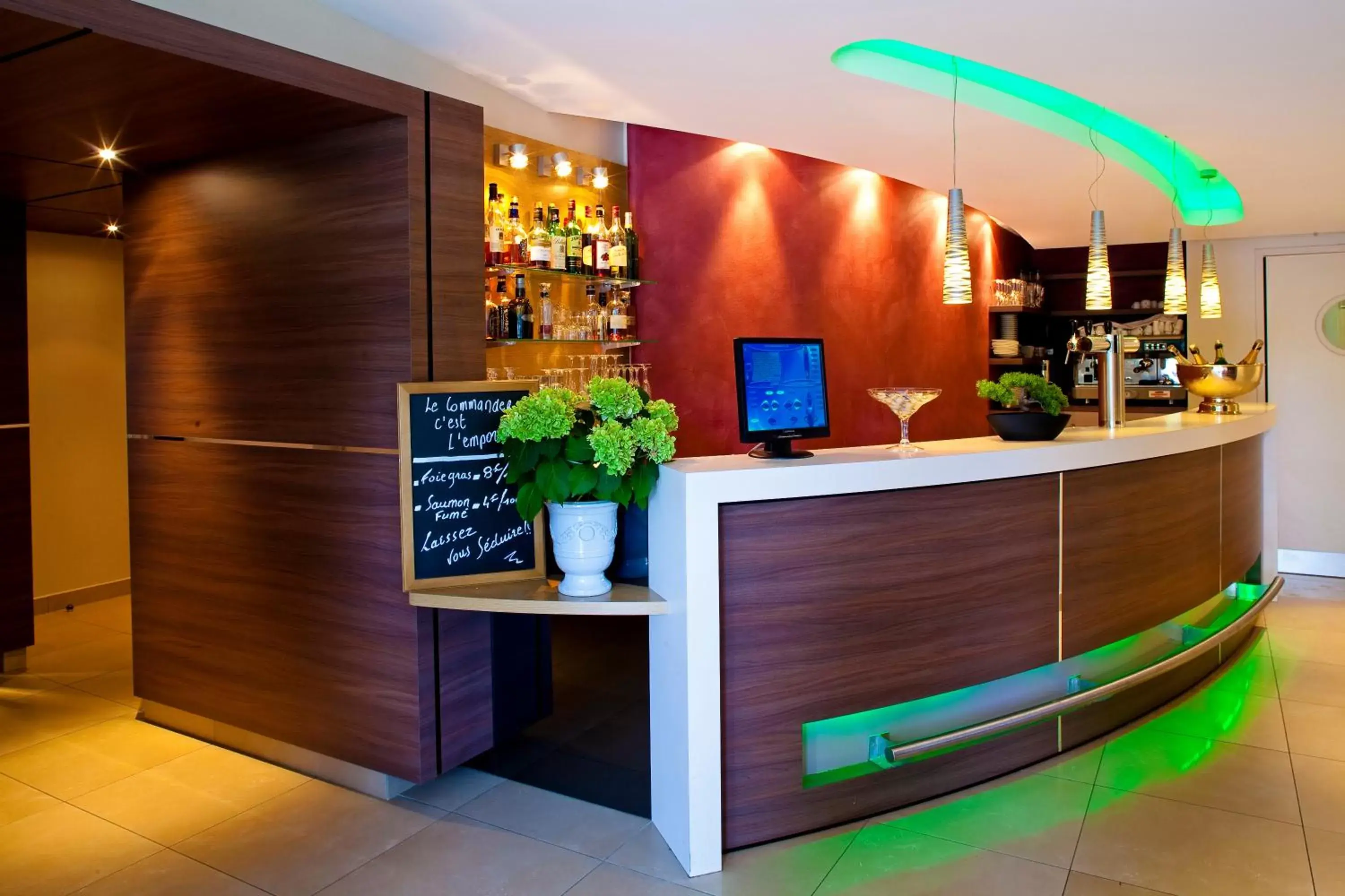 Lounge or bar, Lobby/Reception in Kyriad Nantes Sud - Bouaye Aéroport