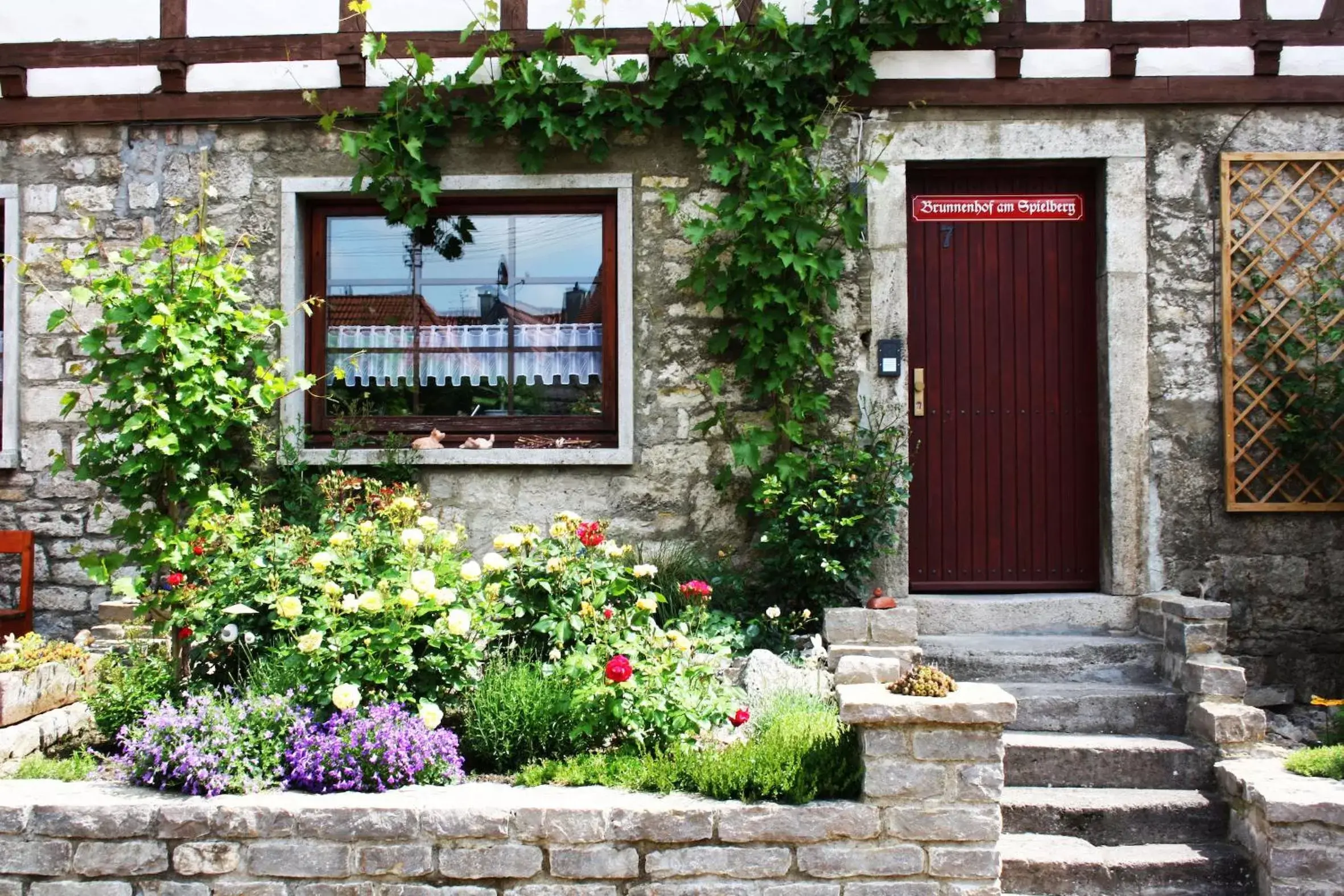 Property building in Brunnenhof Randersacker - das kleine Hotel