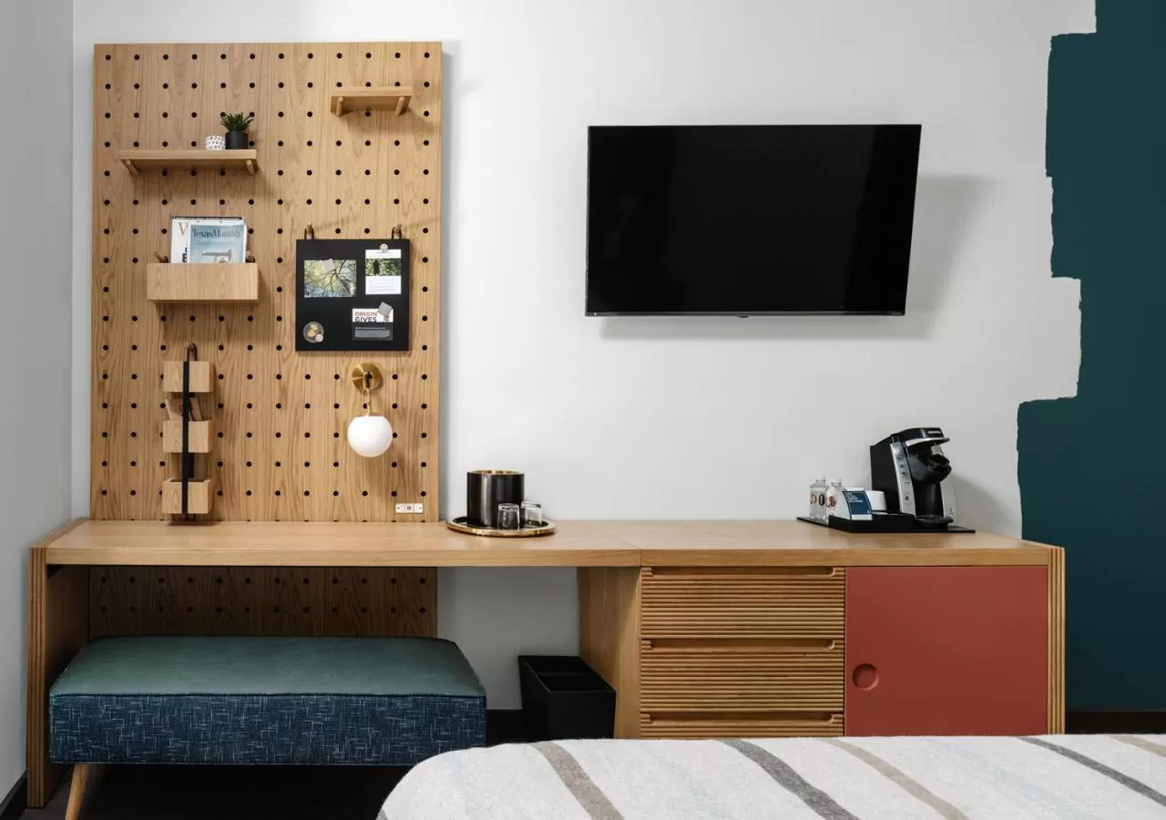 TV and multimedia, Bed in Origin Austin, a Wyndham Hotel