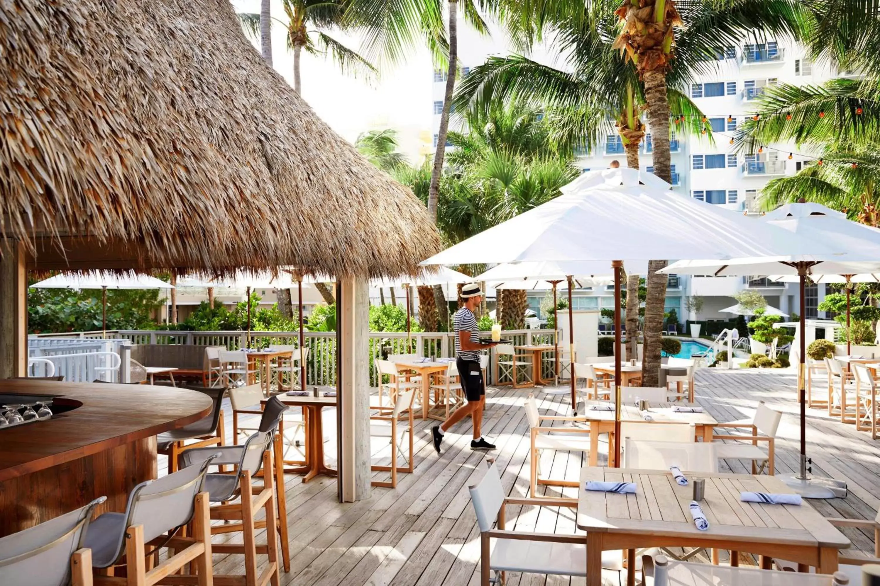 Beach, Restaurant/Places to Eat in Cadillac Hotel & Beach Club, Autograph Collection