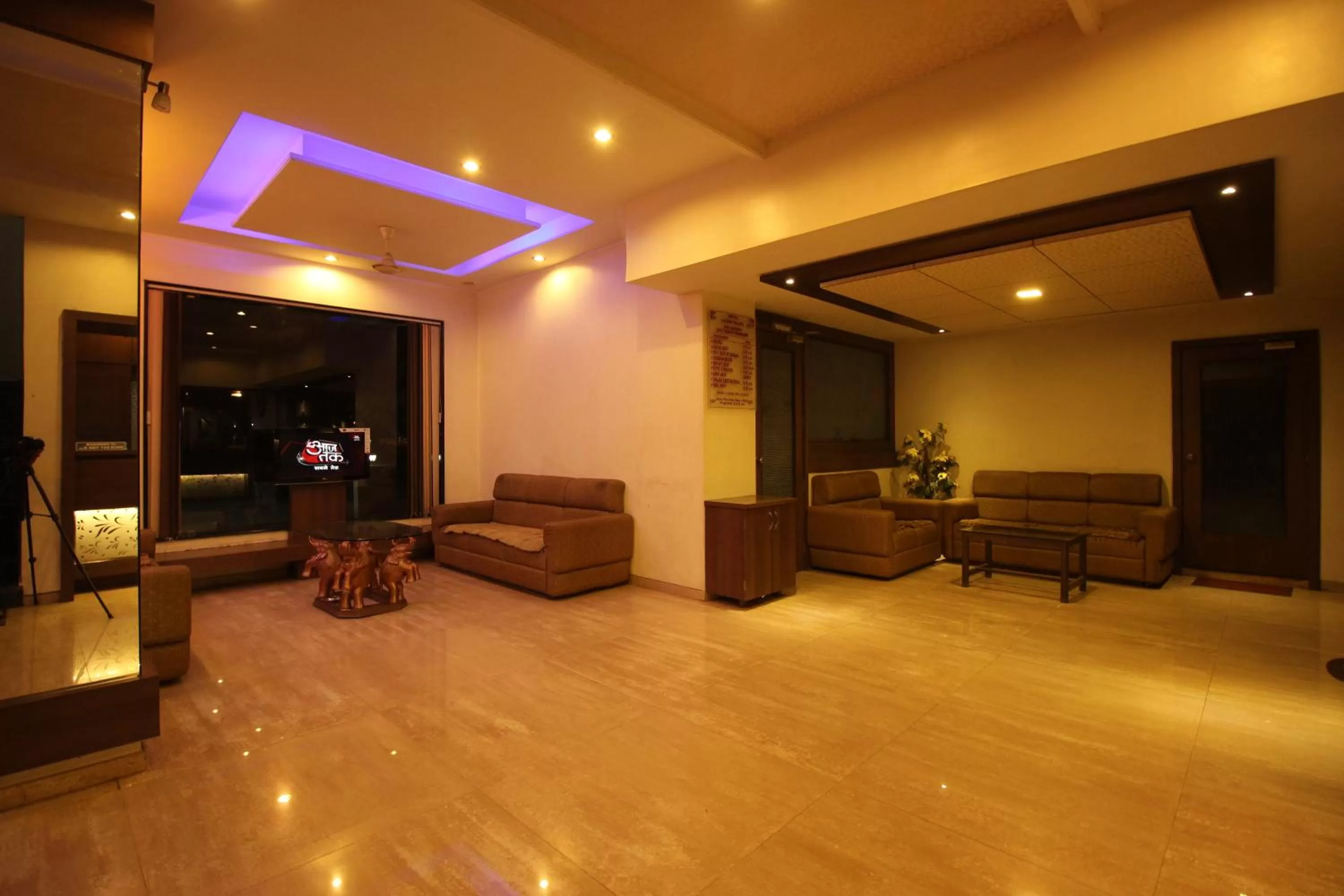 Property building in Hotel Laxmibai Palace- Only 300 miter from Sai Baba Temple!!!!