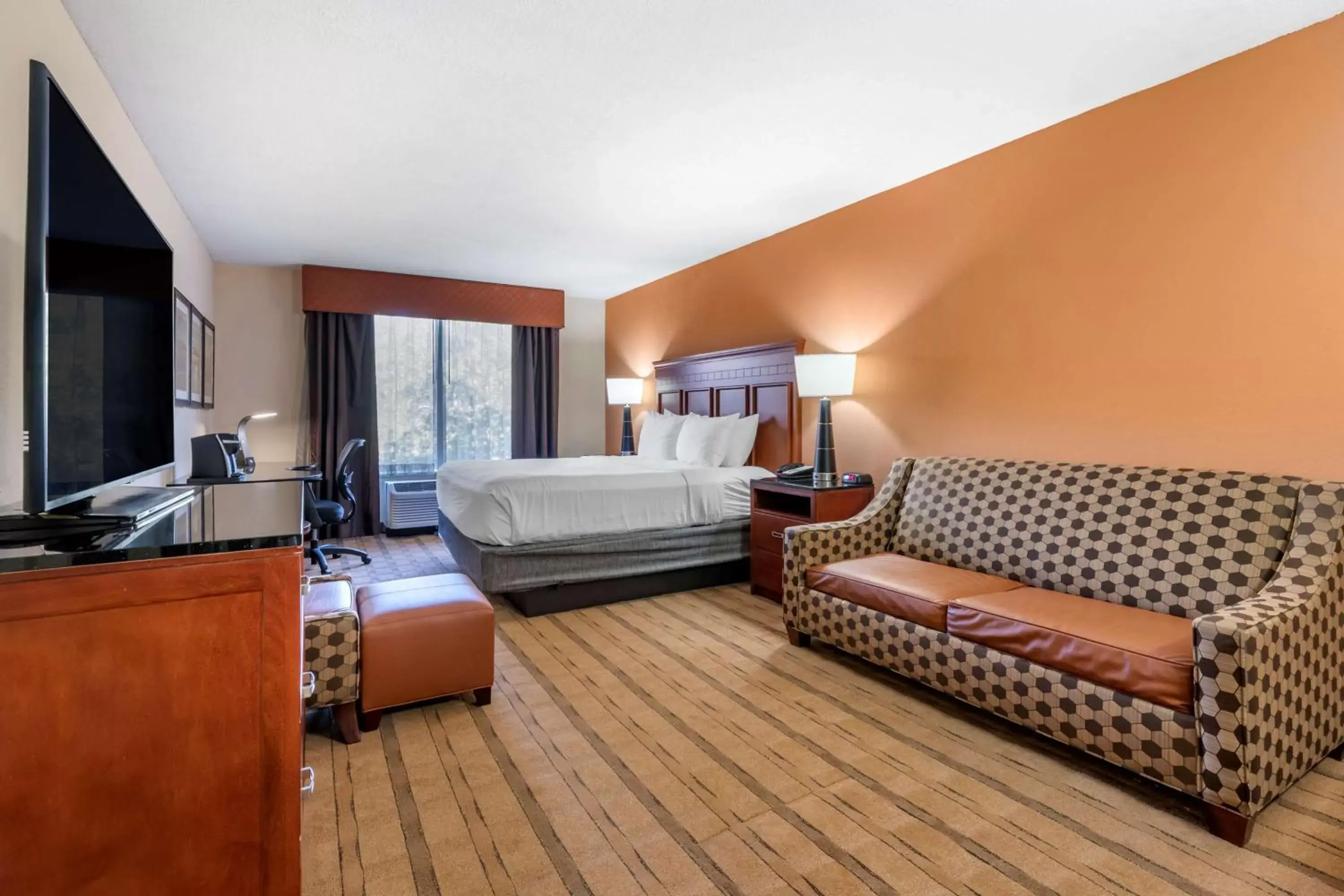 Bed in Best Western Plus Flagler Beach Area Inn & Suites