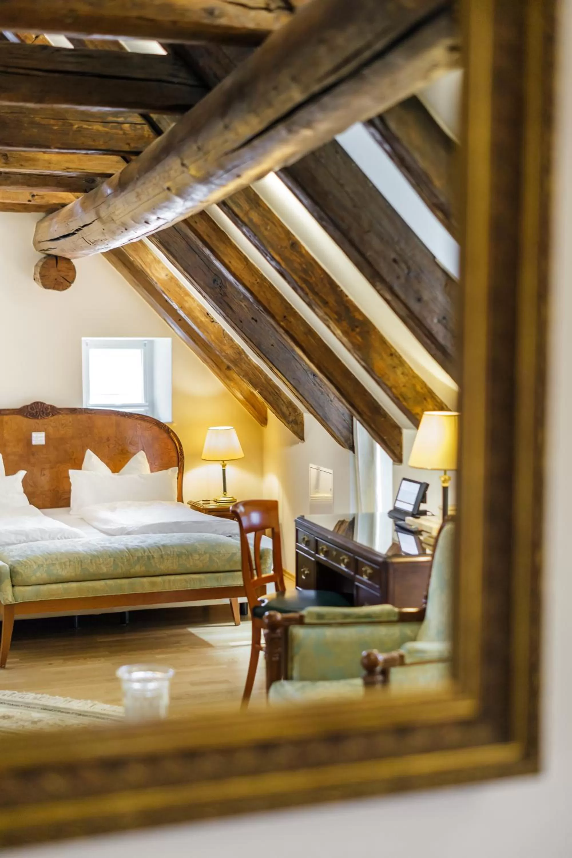 Photo of the whole room, Bed in Chin-Chin Hotel ehemals Bohemian Hotel