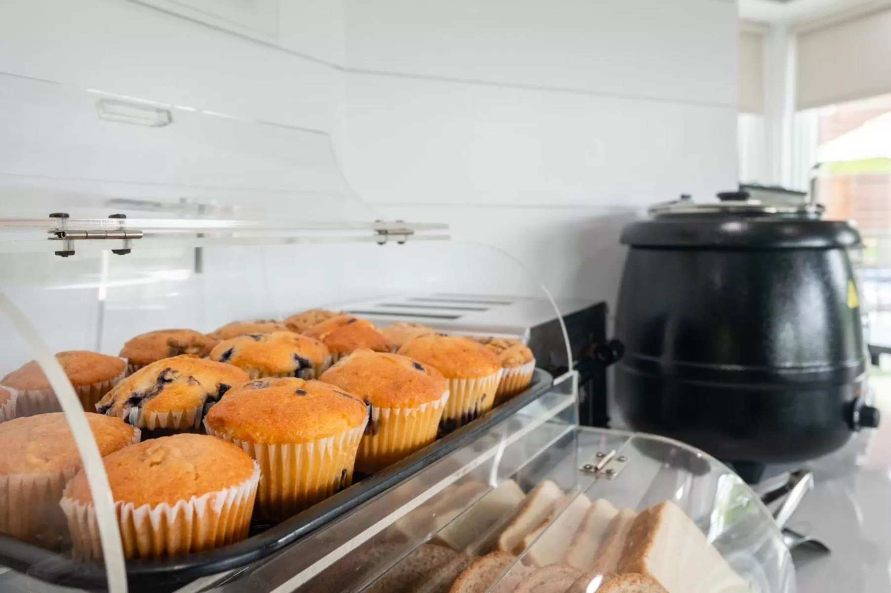 Breakfast in Twin Mountain Inn & Suites