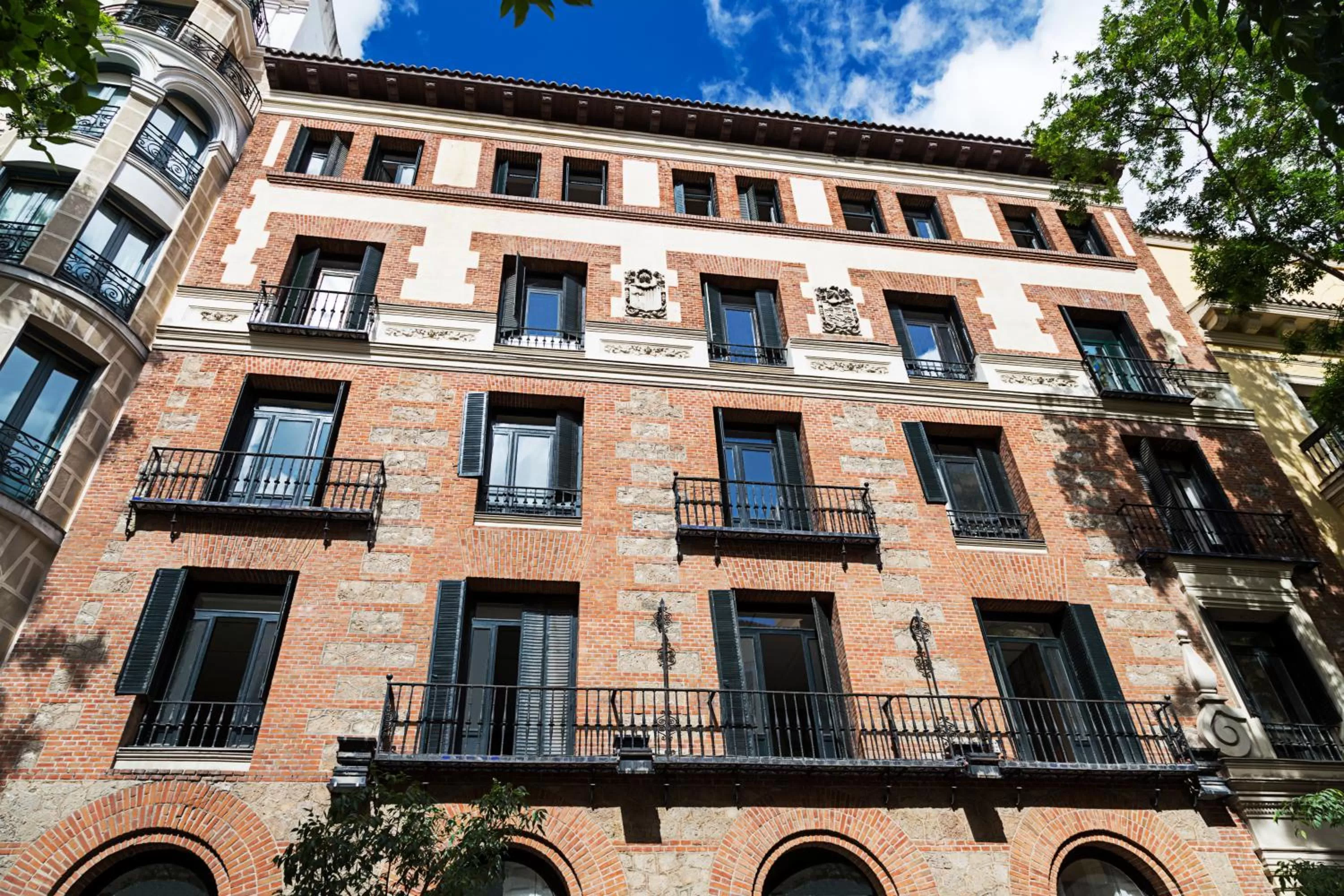 Property building in One Shot Fortuny